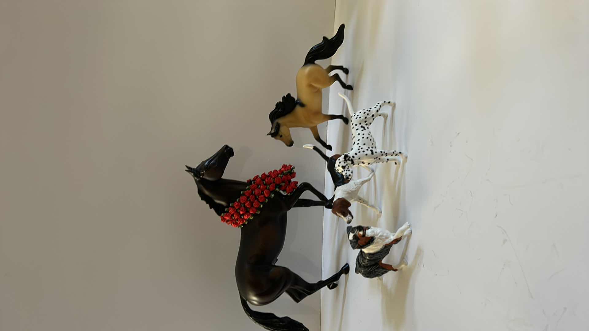 Photo 6 of 2 BREYER COLLECTIBLE HORSES TALLEST 10.5” & 3 DOGS