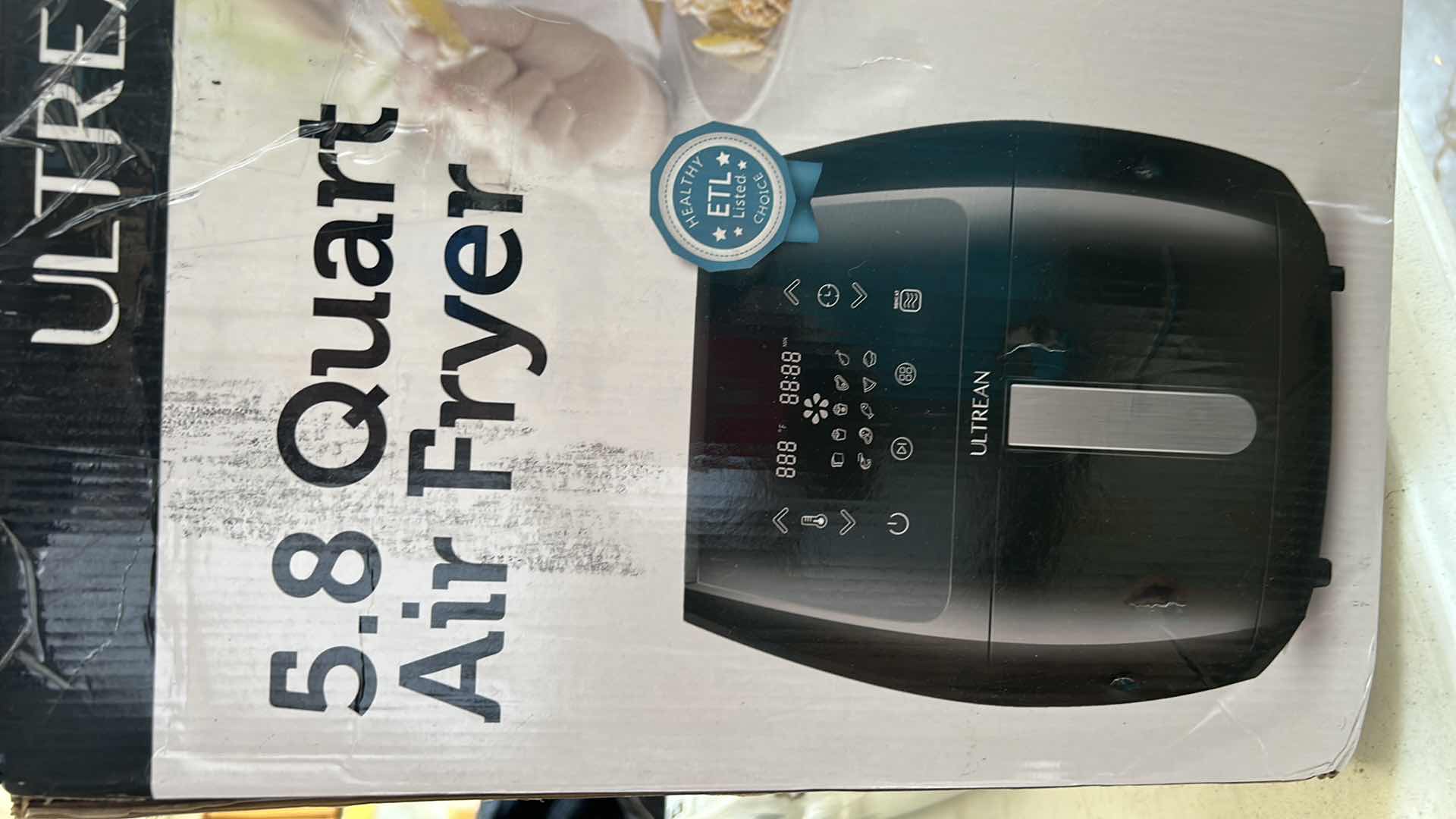 Photo 5 of NEW IN BOX 5.8 QUART AIR FRYER