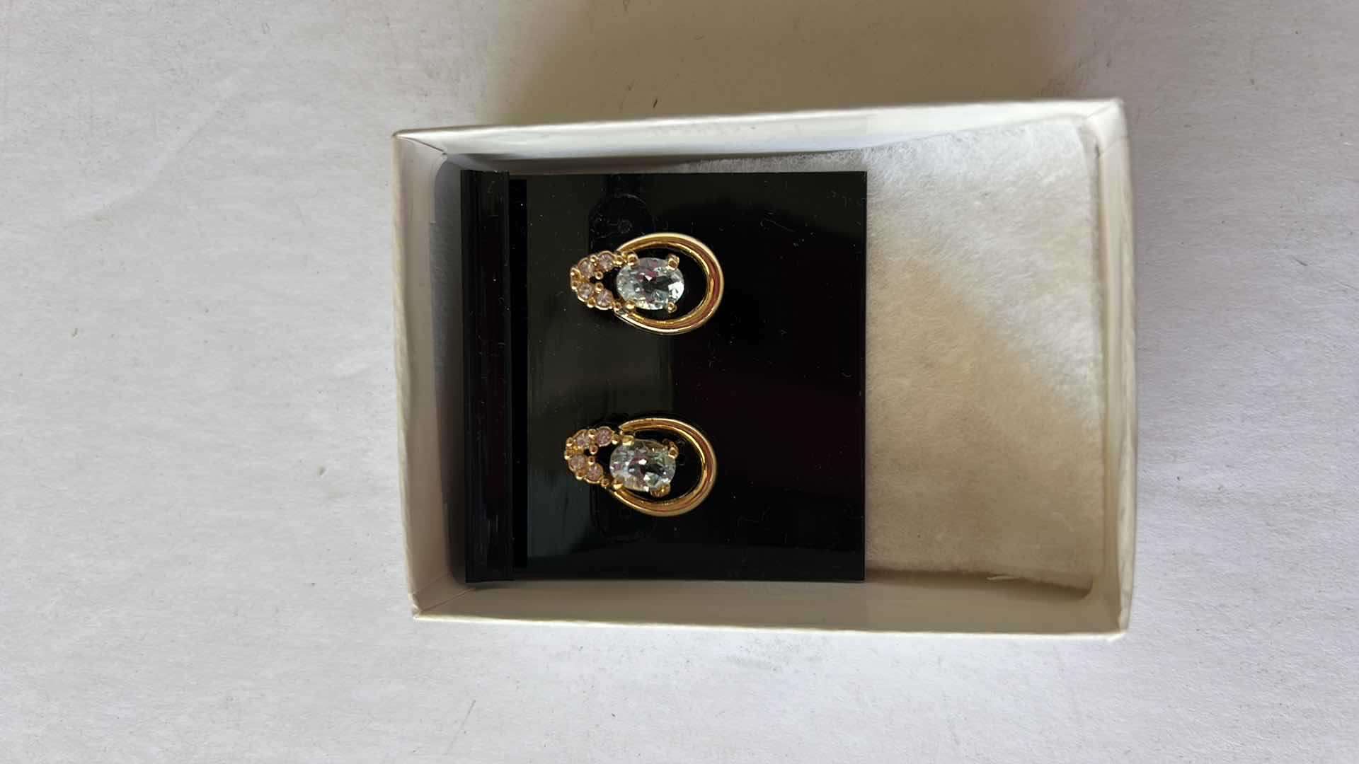 Photo 3 of TOPAZ EARRINGS