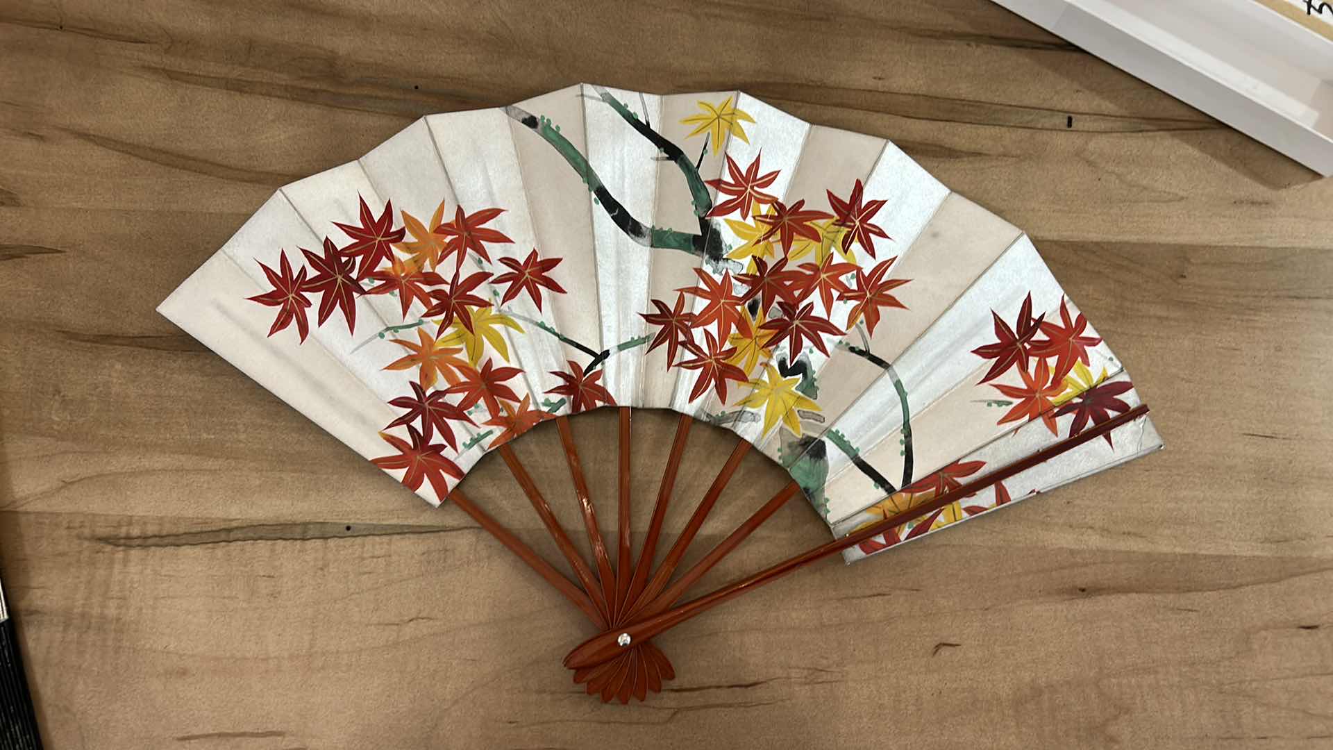 Photo 5 of 4 - JAPANESE FANS