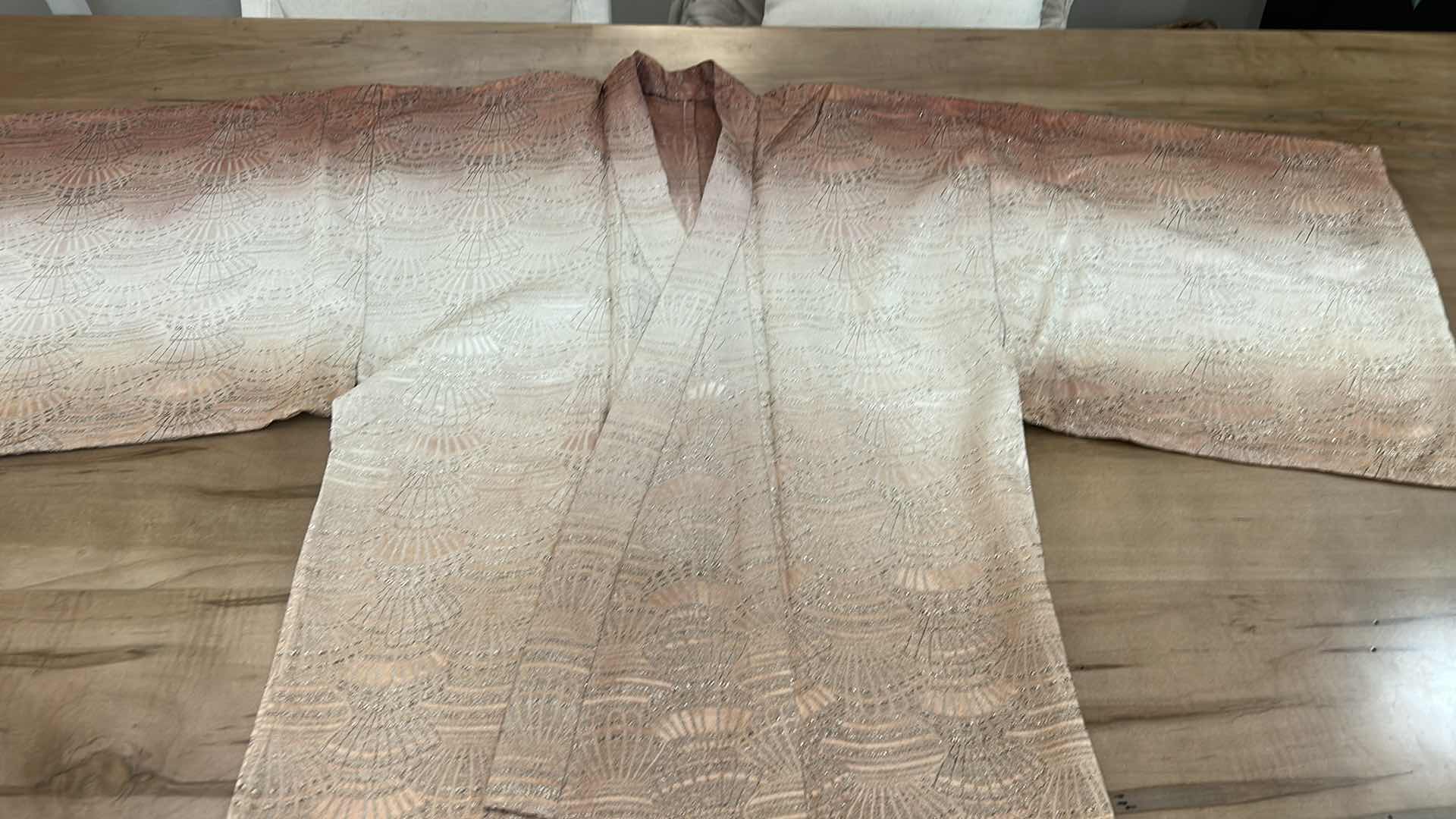 Photo 3 of KIMONO TOP