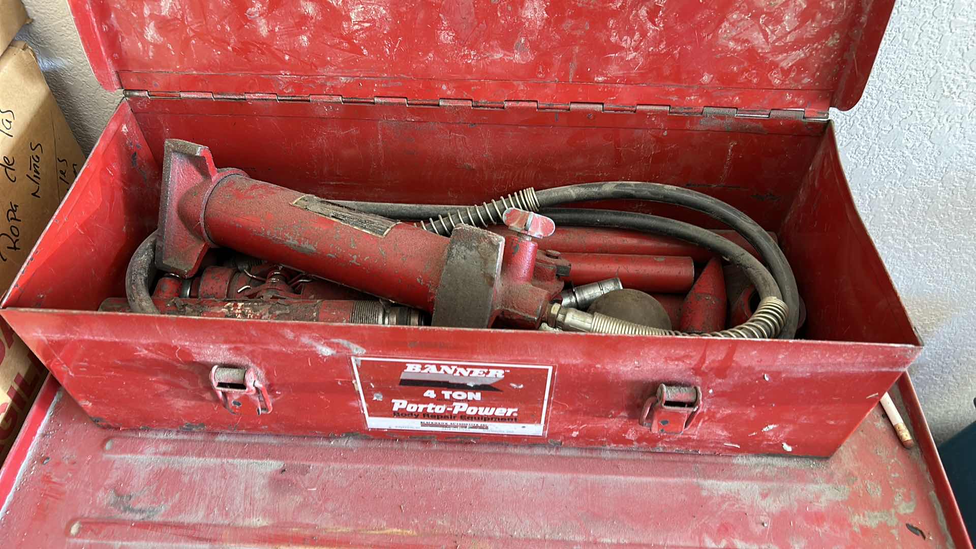 Photo 1 of MECHANICS TOOLS - BODY REPAIR EQUIPMENT, 4 TON PORTA POWER