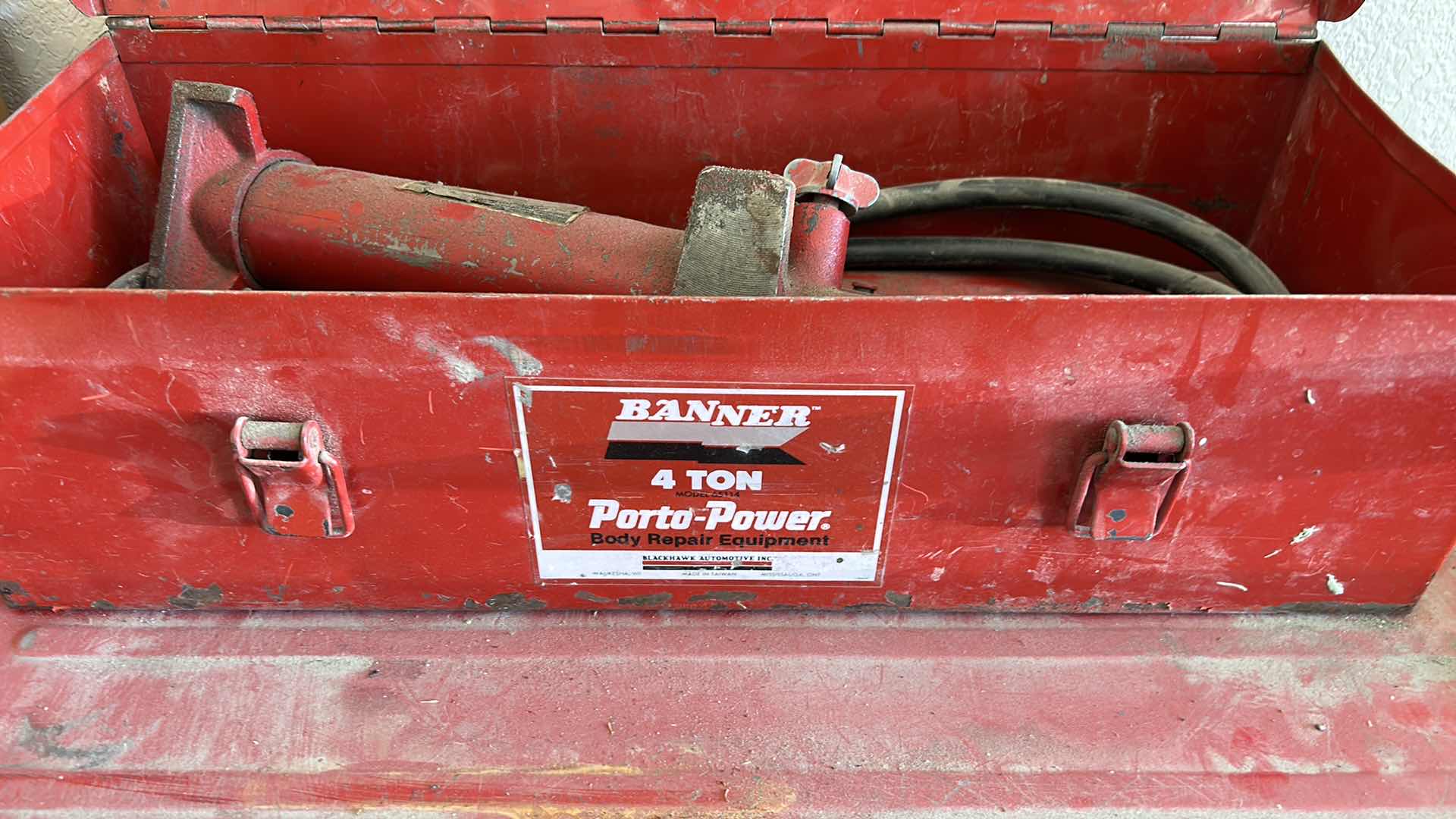 Photo 2 of MECHANICS TOOLS - BODY REPAIR EQUIPMENT, 4 TON PORTA POWER