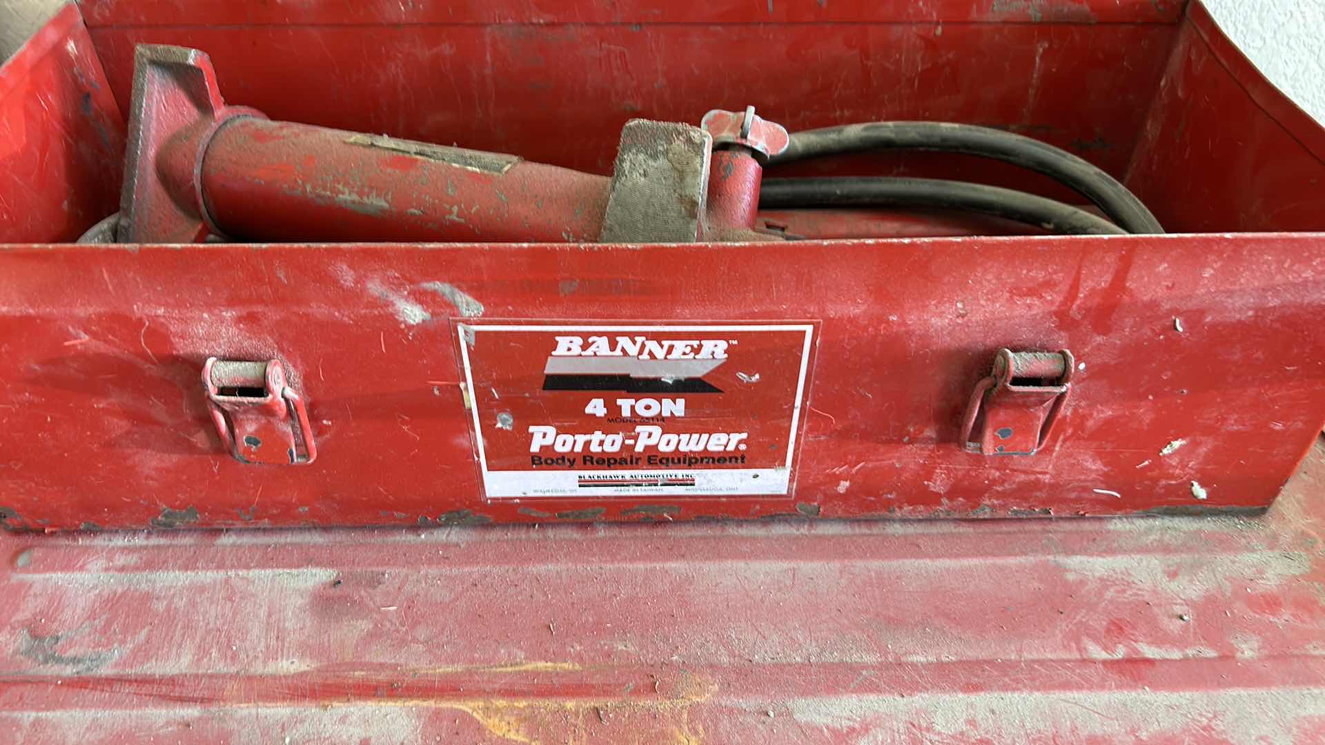 Photo 3 of MECHANICS TOOLS - BODY REPAIR EQUIPMENT, 4 TON PORTA POWER