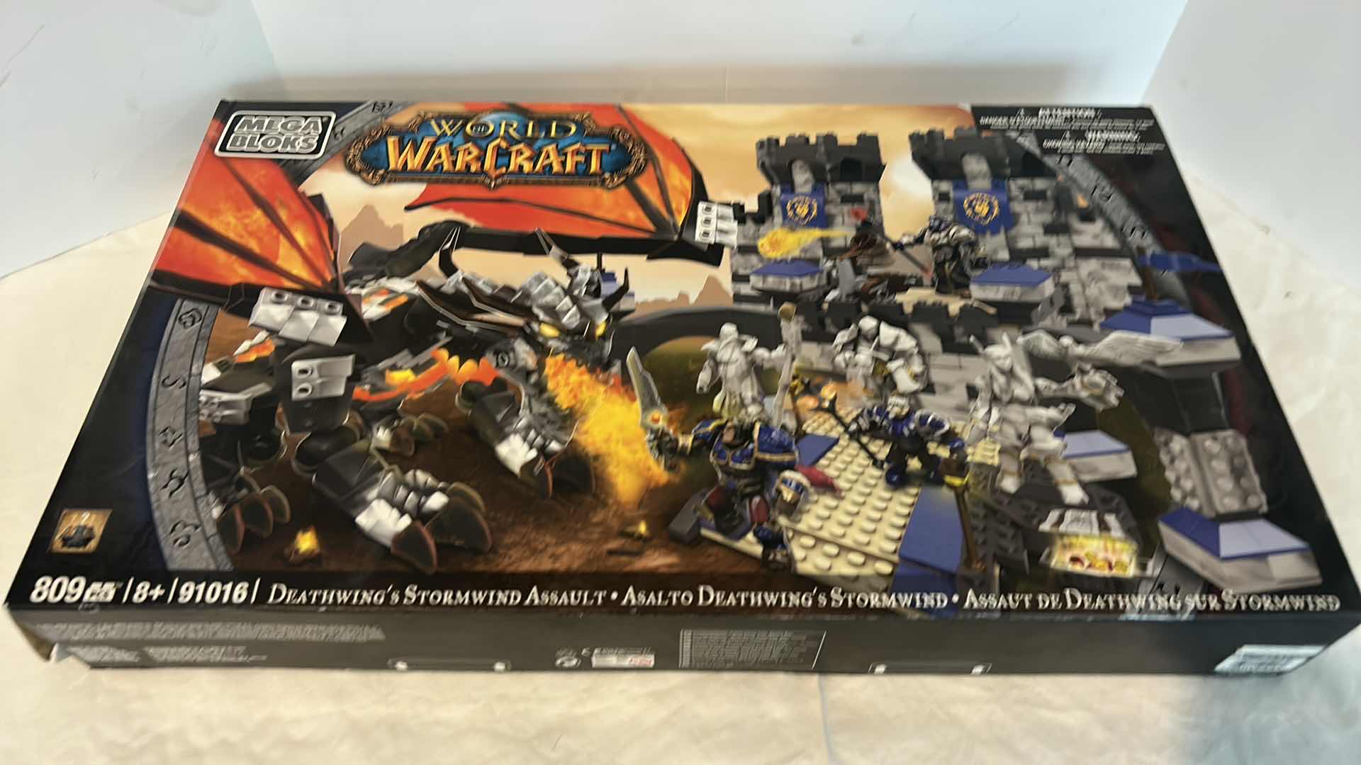 Photo 1 of MEGA BLOKS WORLD OF WARCRAFT 809 pcs