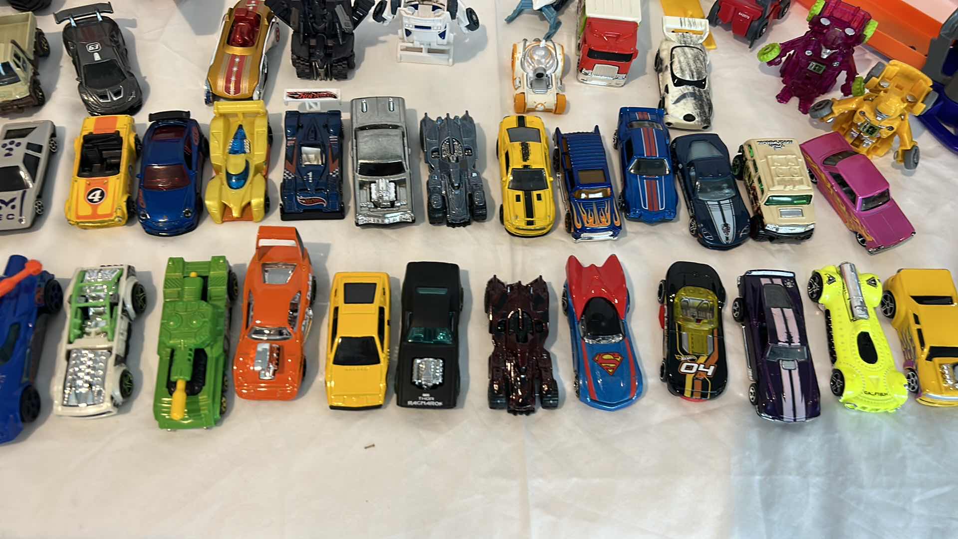 Photo 4 of TOTE - RACE TRACK AND LOTS OF 100’S OF CARS, TRANSFORMERS, and MORE (SEE PHOTOS)