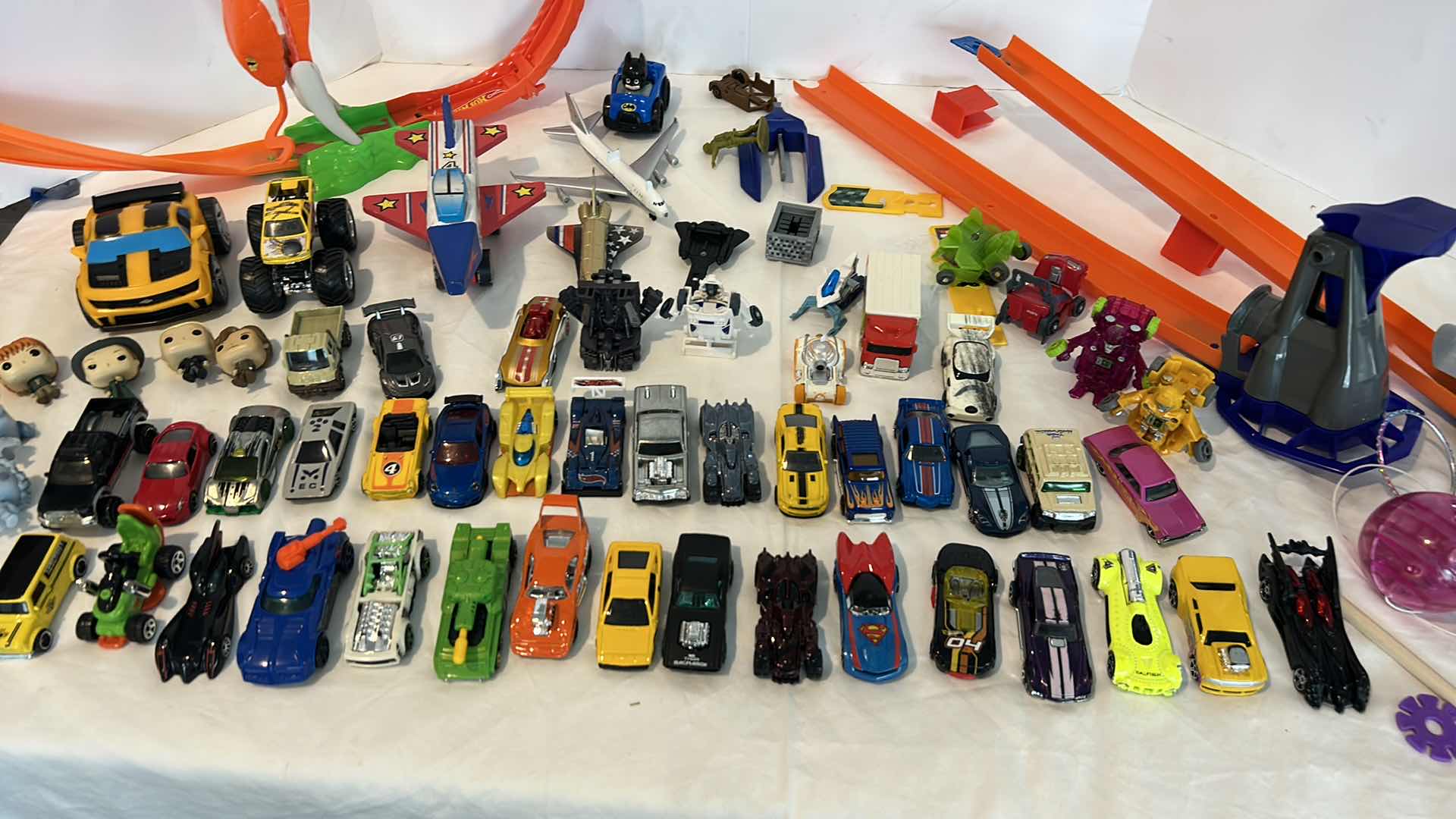 Photo 2 of TOTE - RACE TRACK AND LOTS OF 100’S OF CARS, TRANSFORMERS, and MORE (SEE PHOTOS)