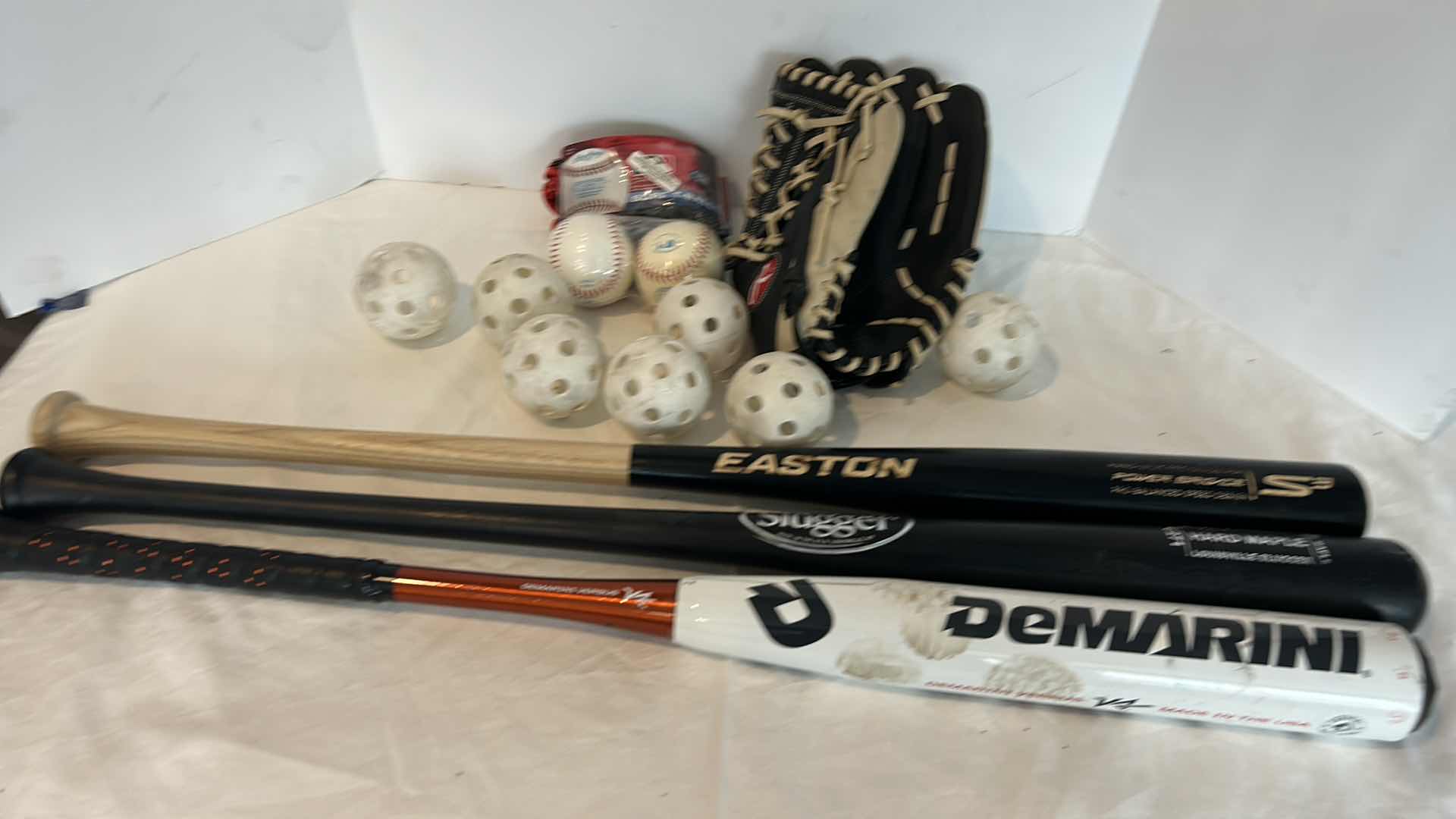 Photo 2 of DEMARINI BASEBALL BAG WITH CONTENTS 3 BASEBALL BATS, GLOVE, BASEBALLS, WIFFLE BALLS