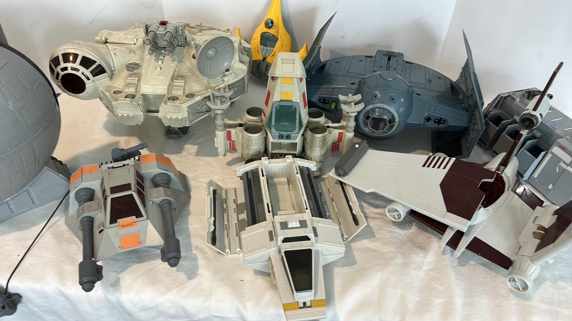 Photo 2 of CRATE WITH COLLECTIBLE STAR WARS MODELS