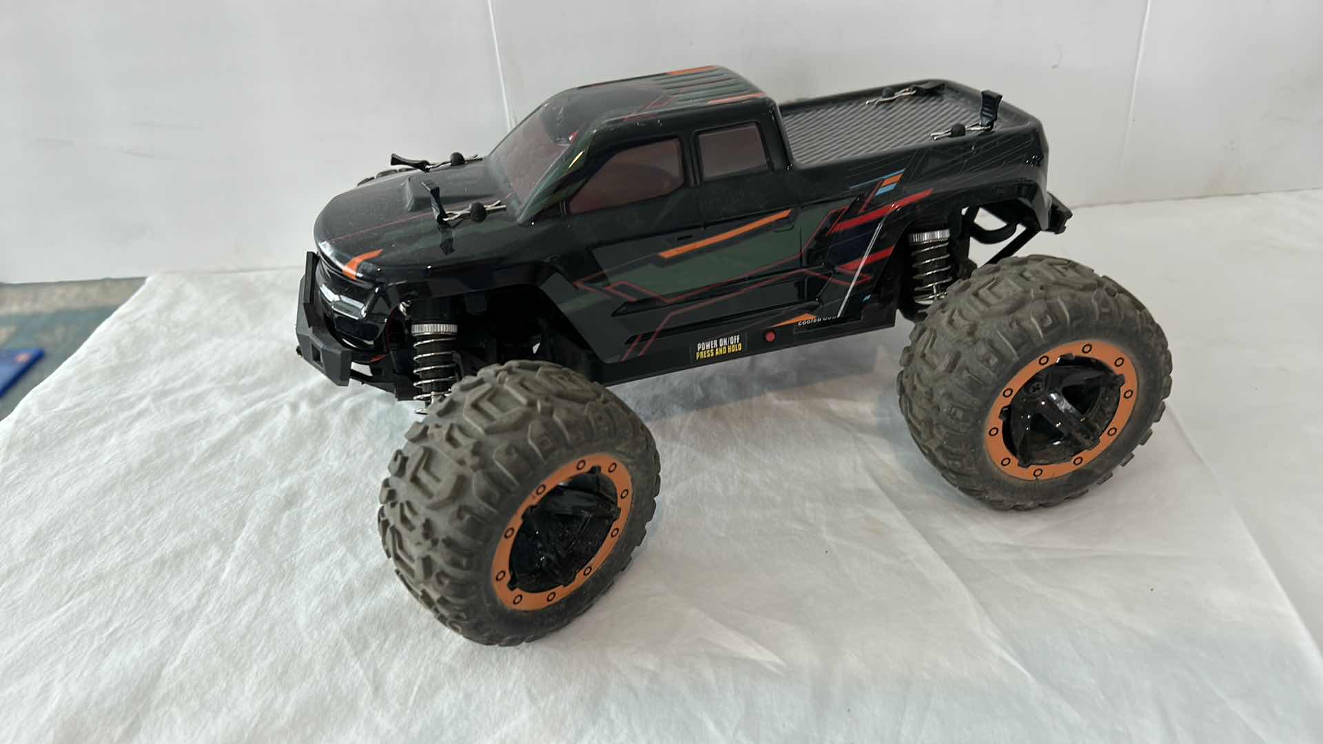 Photo 3 of 5 RC CARS AND TRUCKS (ALL WORK)