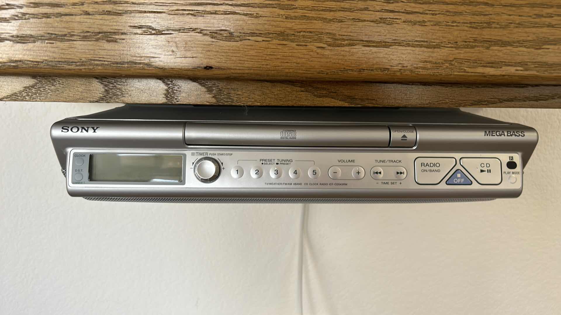 Photo 3 of SONY COMPACT DISC PLAYER TV WEATHER FM/AM 4BAND CLOCK RADIO