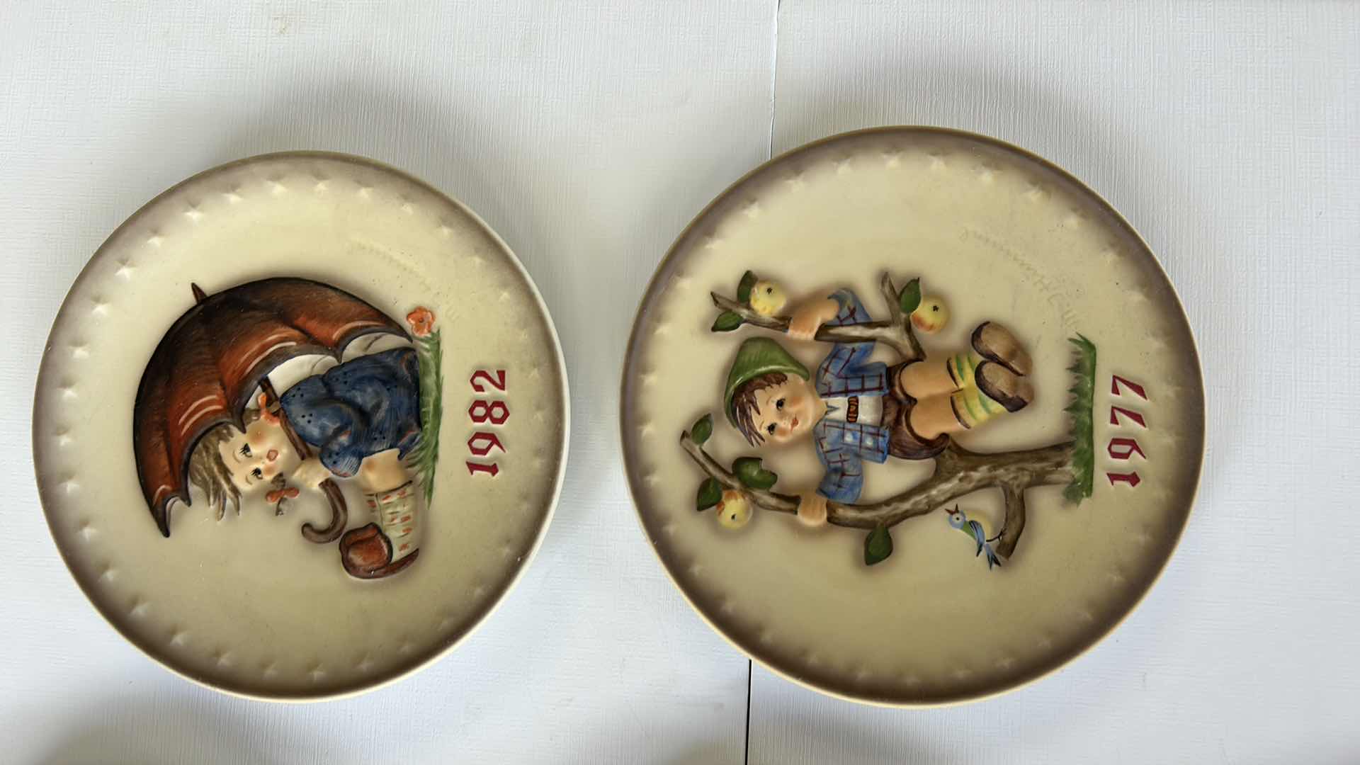 Photo 4 of 8 VINTAGE COLLECTIBLE HUMMEL PLATES 1975-1982