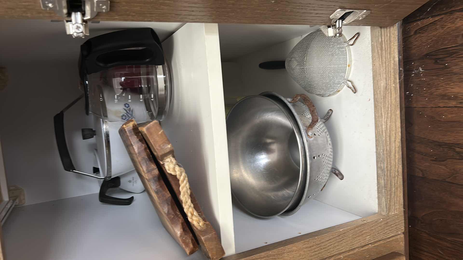 Photo 4 of CONTENTS OF KITCHEN CABINET AND DRAWER