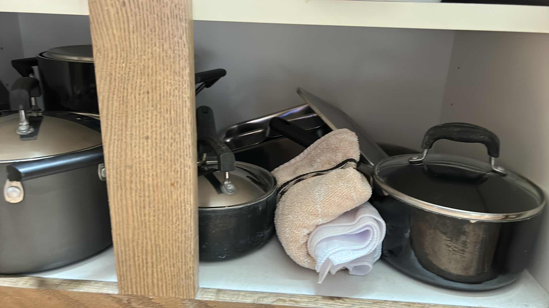 Photo 6 of CONTENTS OF KITCHEN CABINET