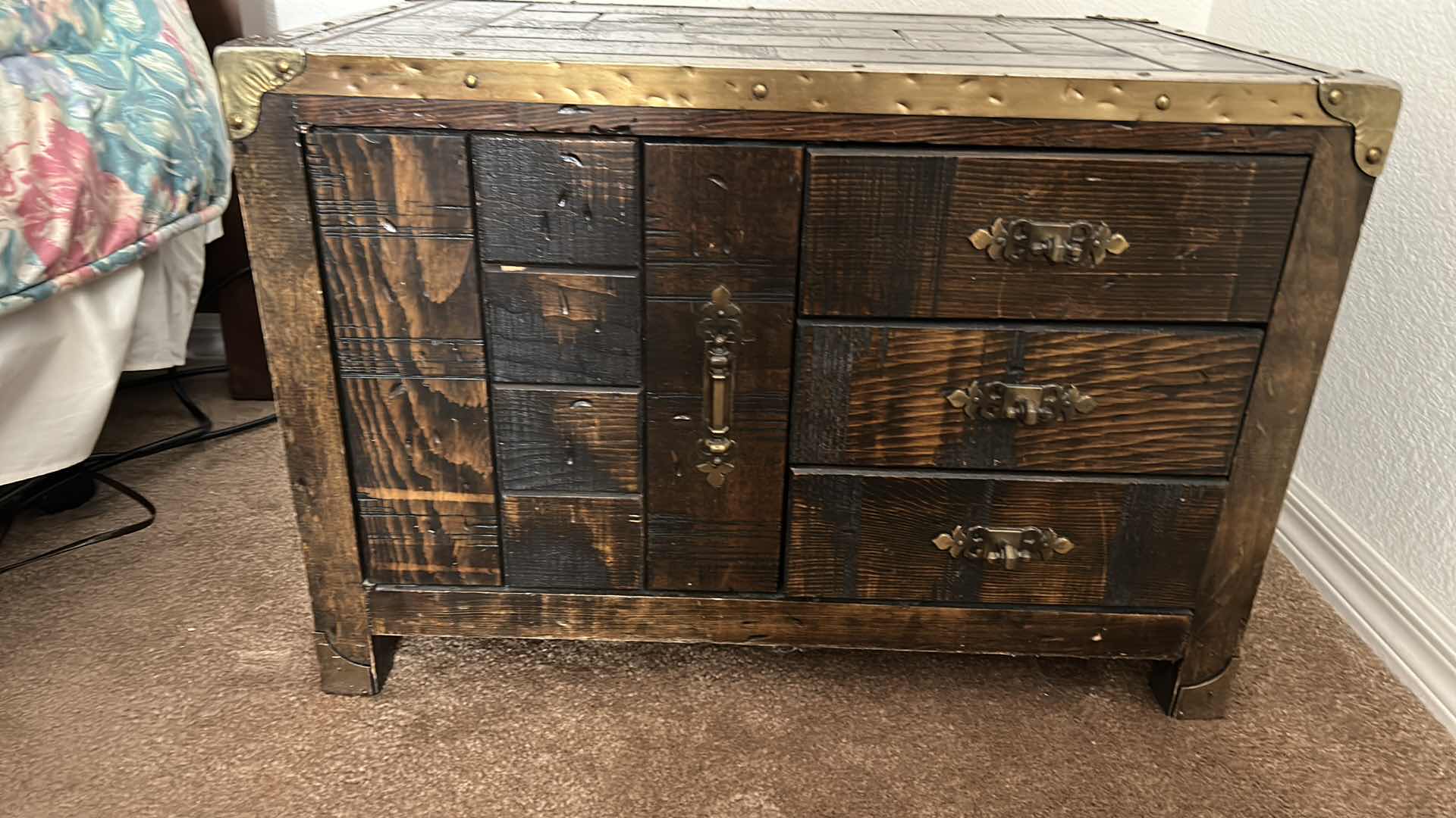 Photo 4 of VINTAGE  RUSTIC TRUNK STYLE END TABLE W DRAWERS 29 x 9 x 20