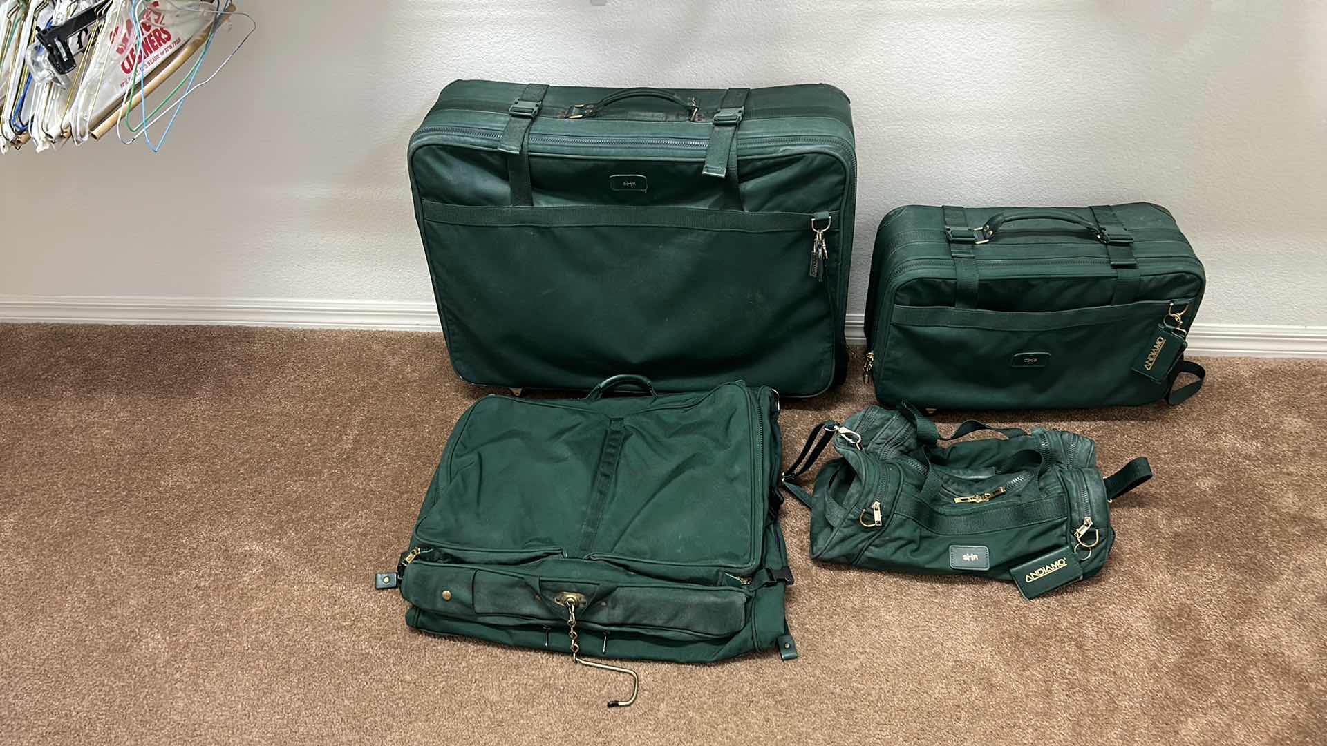 Photo 5 of 4 PC LUGGAGE SET