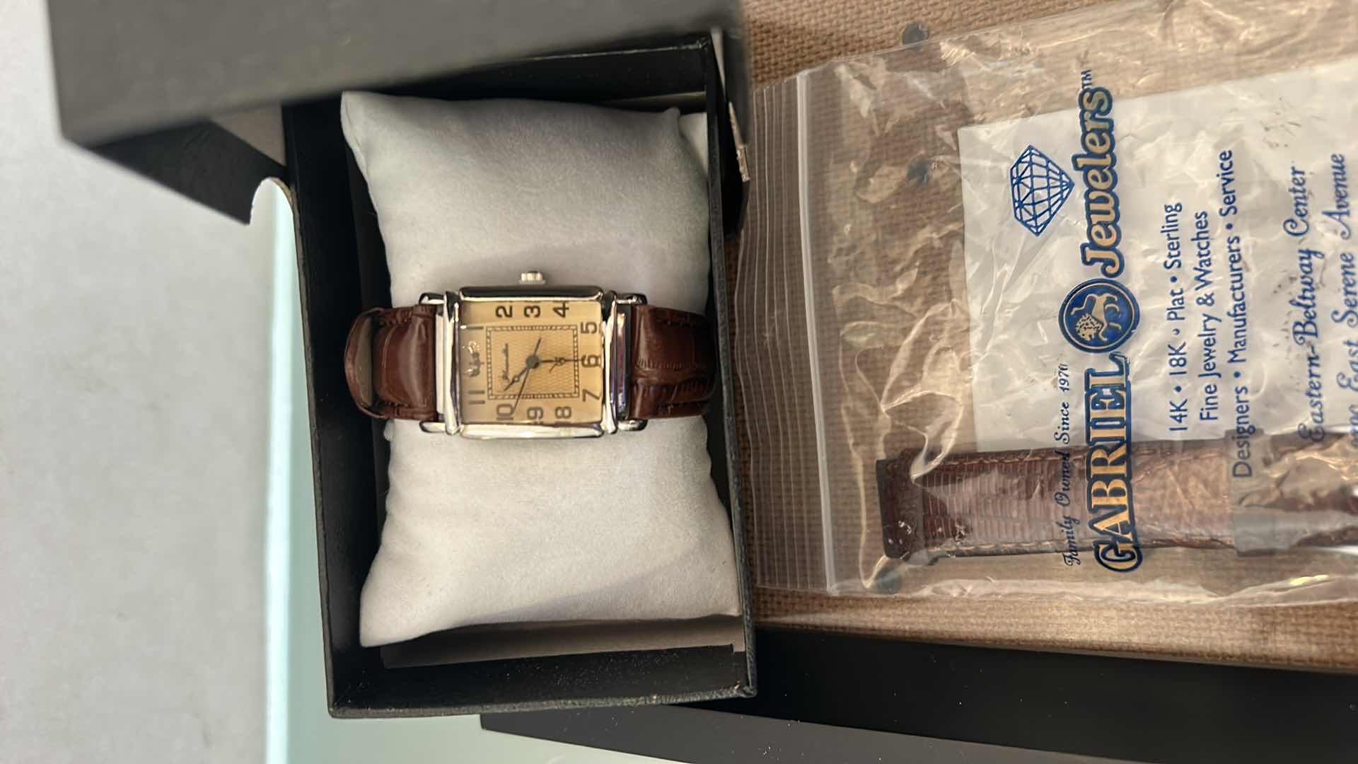 Photo 8 of NEW SWISS HCANDICE MENS WATCH WITH EXTRA BAND