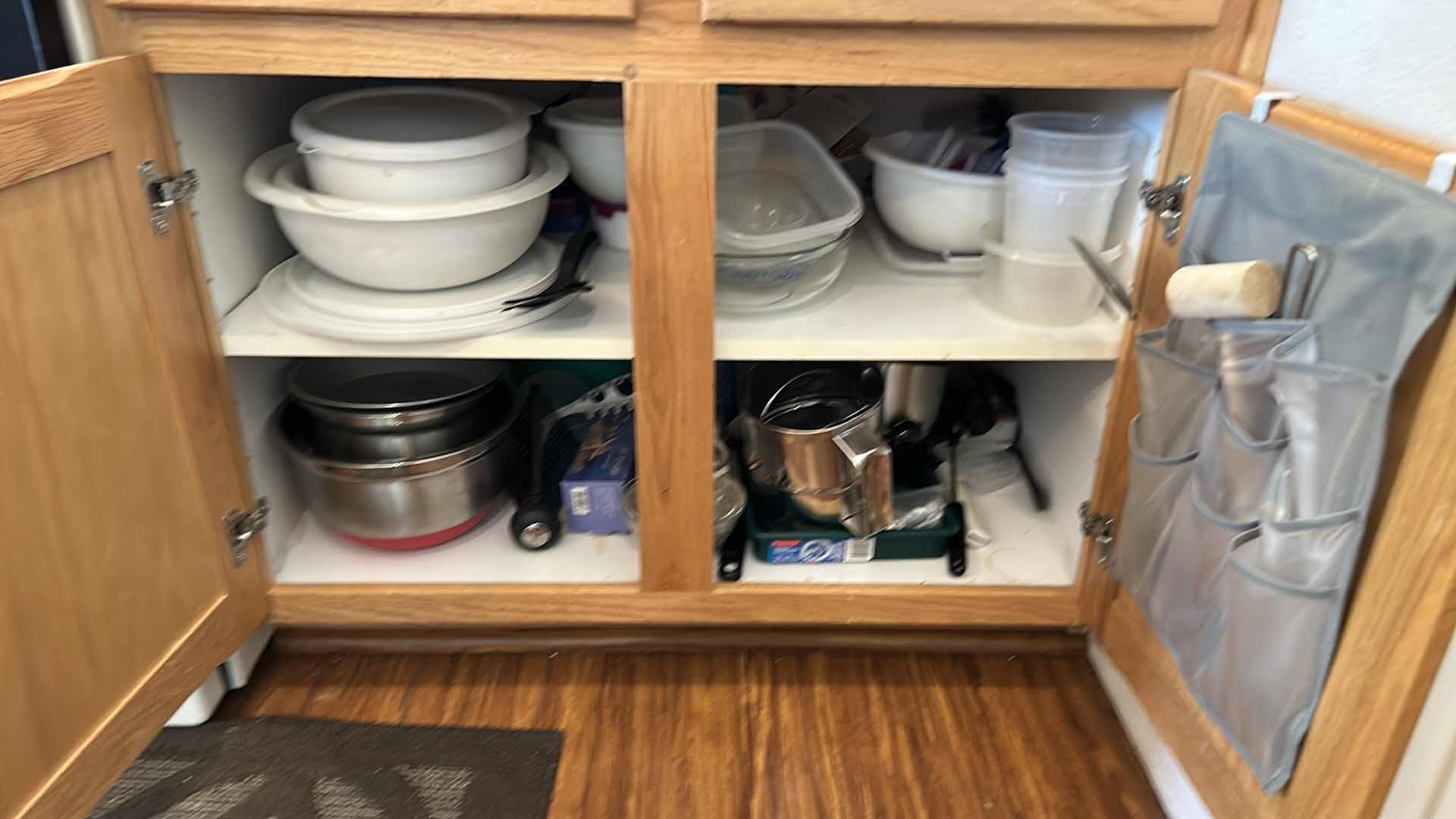 Photo 7 of CONTENTS OF KITCHEN CABINET