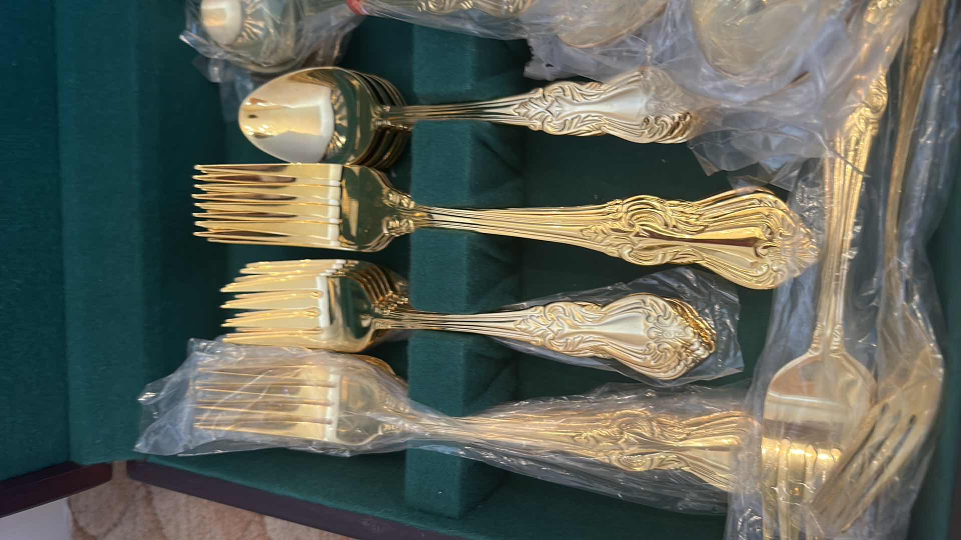 Photo 4 of 65 PC GOLD BOXED FINE SILVERWARE SET