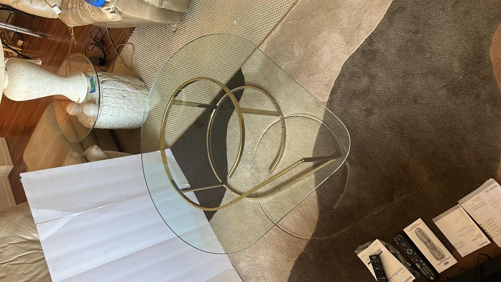Photo 5 of VINTAGE HOLLYWOOD REGENCY TEARDROP GLASS AND BRASS COFFEE TABLE
