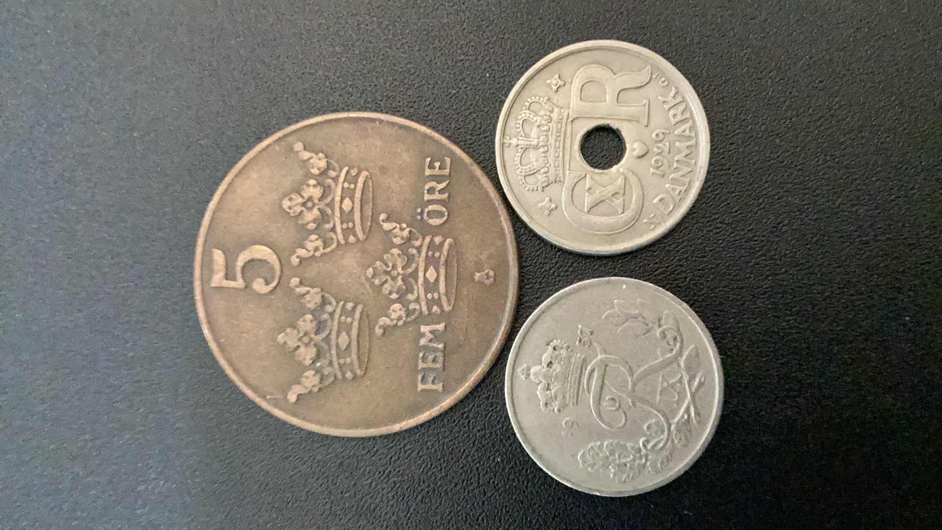 Photo 1 of 3 COLLECTIBLE COINS - 2 DENMARK  (5 ORE AND 10 ORE 1929), 1 DENMARK  10 ORE 1957
