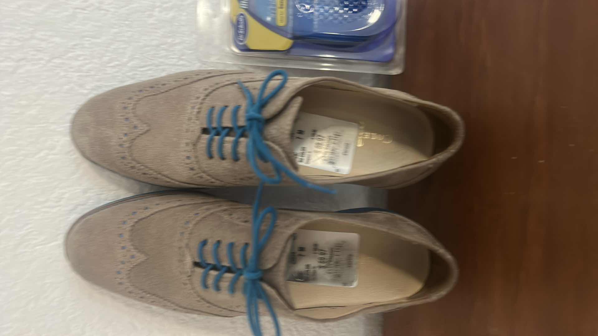 Photo 2 of COLE HAAN SUEDE OXFORDS SIZE 7 and MASSAGING GEL INSERT