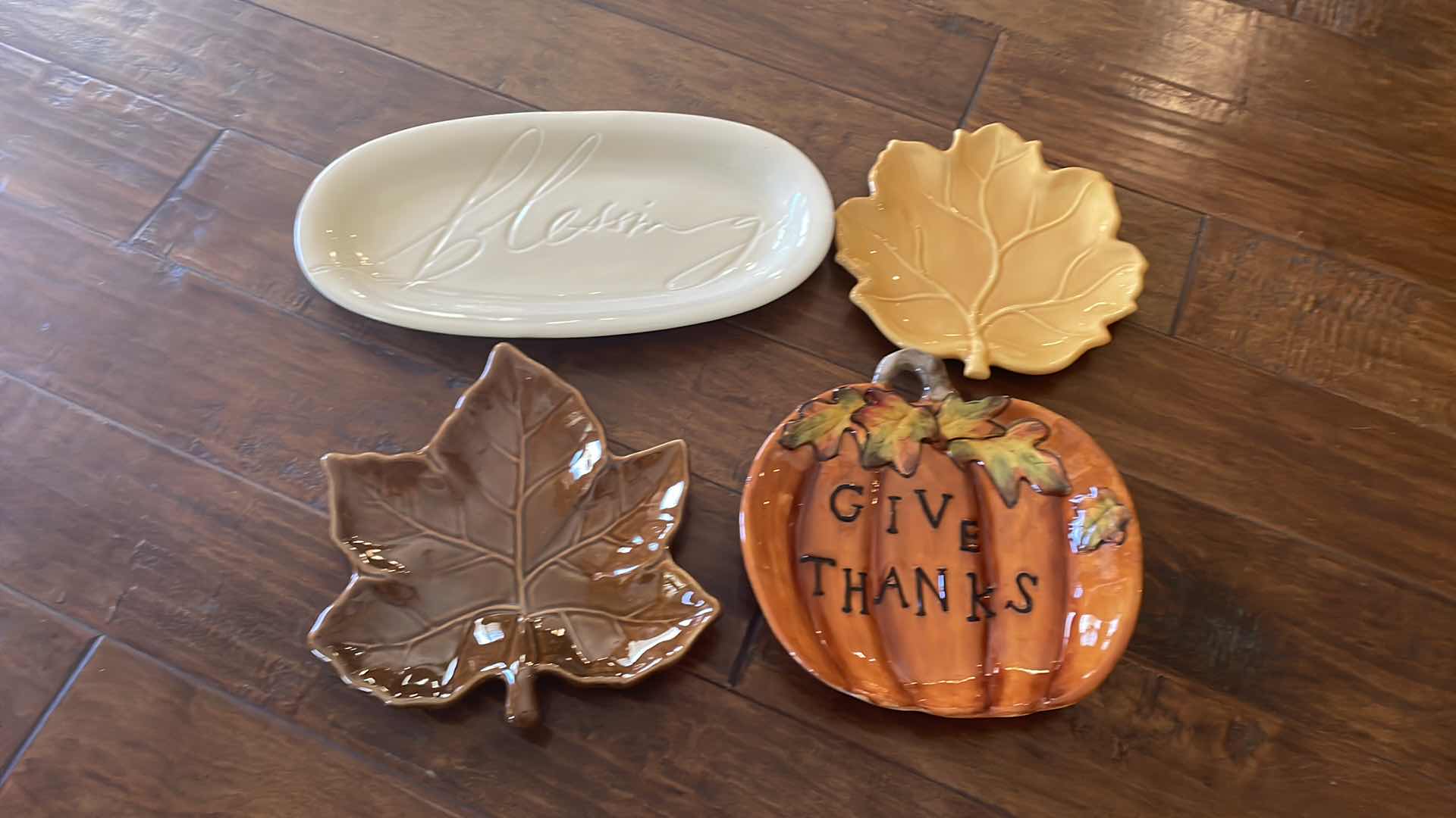 Photo 4 of FALL PLATE /PLATTERS