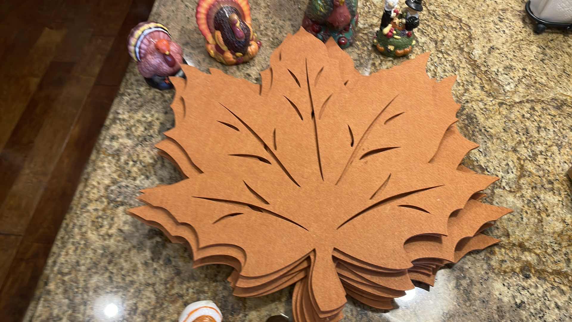 Photo 4 of 12 PC  LEAF PLACEMAT VINTAGE HOLIDAY CANDLES