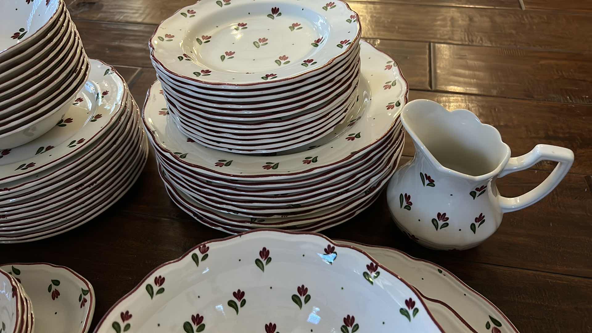 Photo 3 of 79 piece Johnson brothers dinnerware sets from England