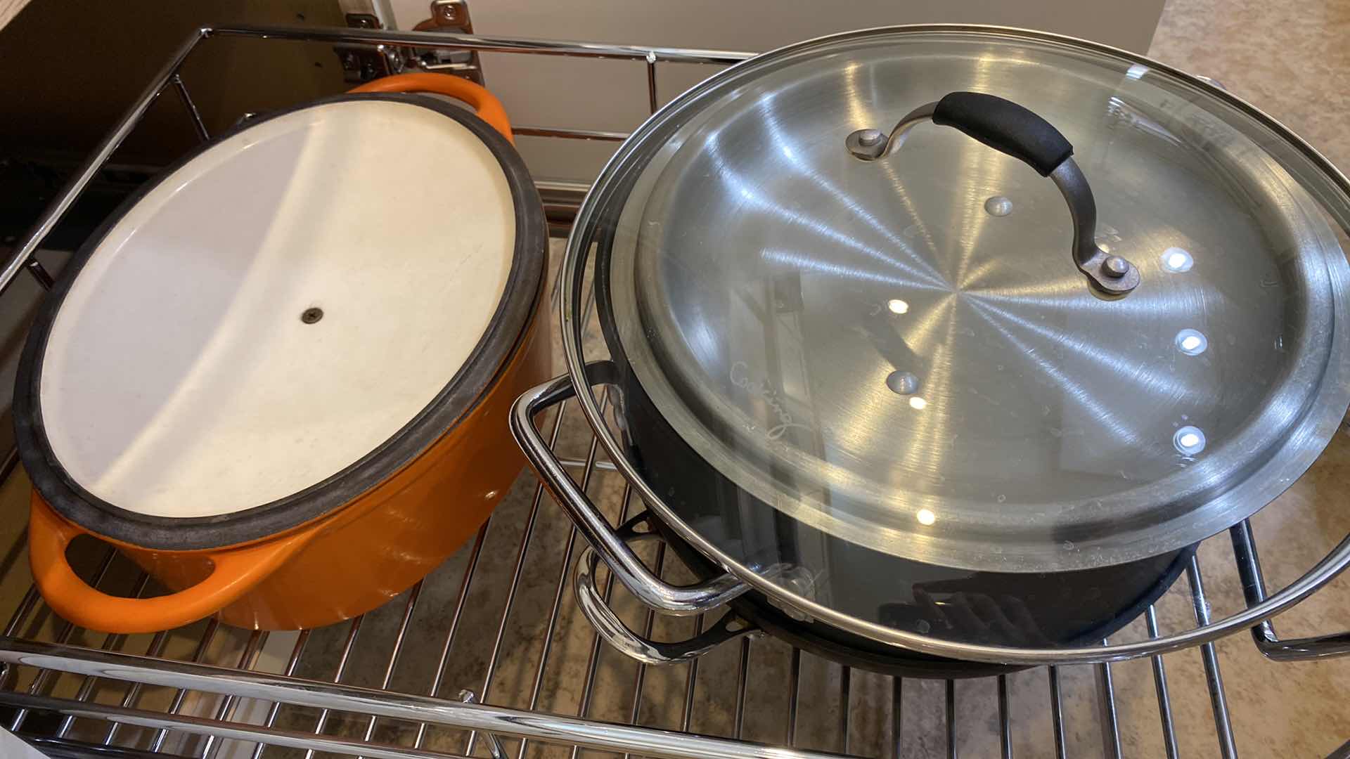 Photo 3 of CONTENTS OF KITCHEN CABINET PANS