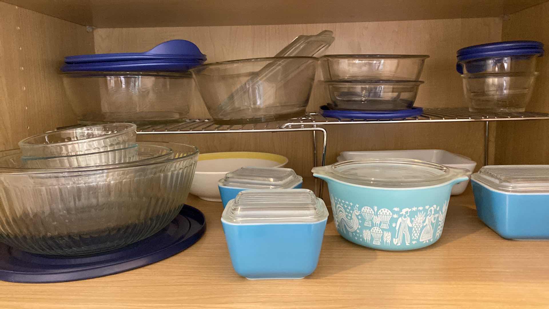 Photo 1 of CONTENTS OF SHELF KITCHEN CABINET SHELF OF PYREX