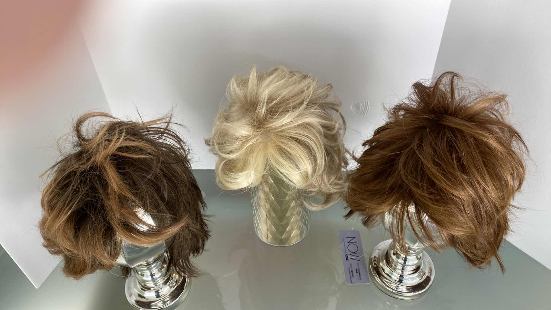 Photo 2 of 3 WOMENS WIGS