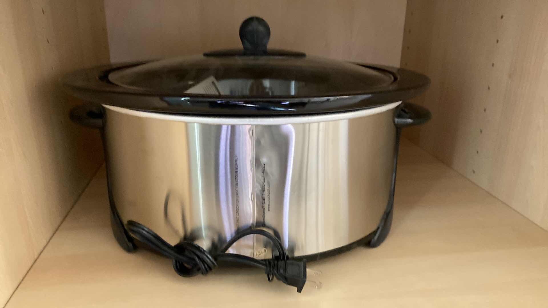 Photo 3 of CROCK-POT WITH LID