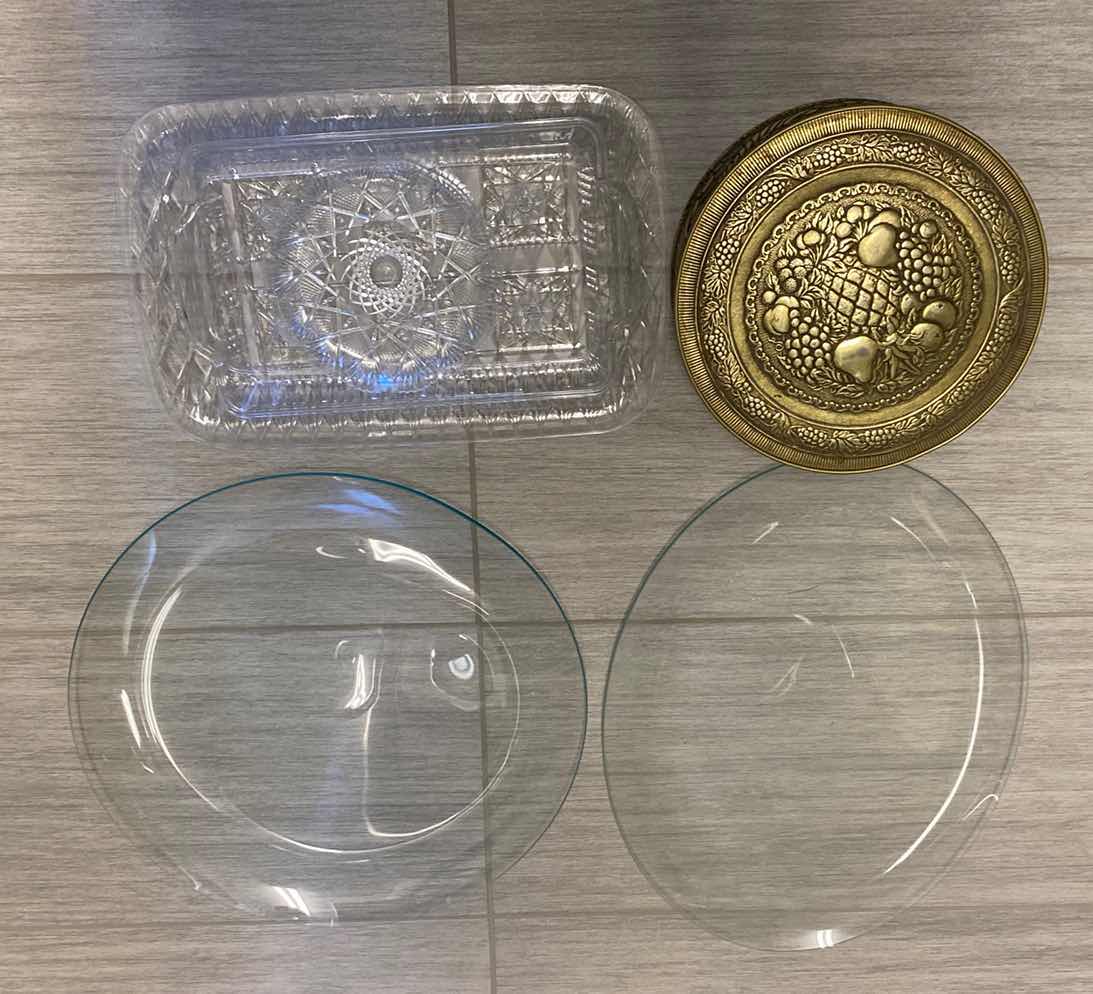 Photo 1 of PLASTIC SERVE WARE ASSORTMENT