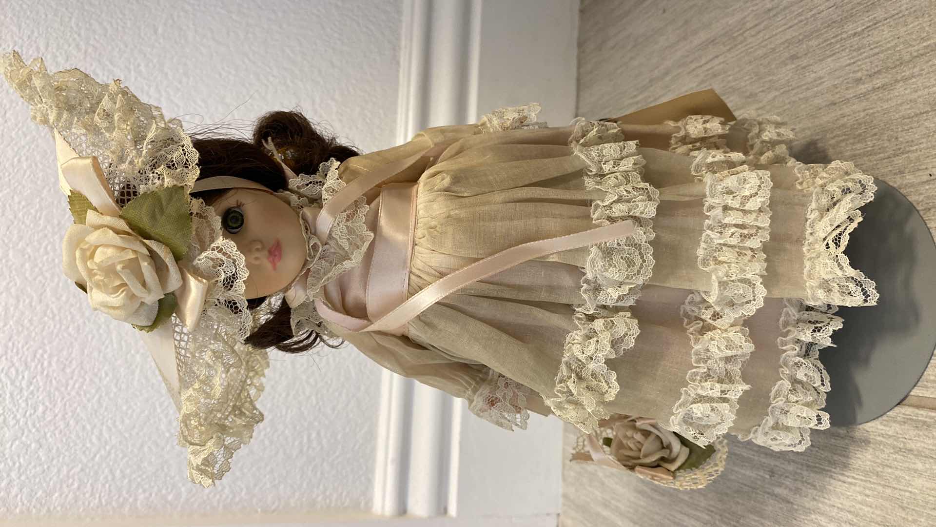 Photo 1 of VINTAGE DOLL BY EFFANVER DOLL CORP H 13”