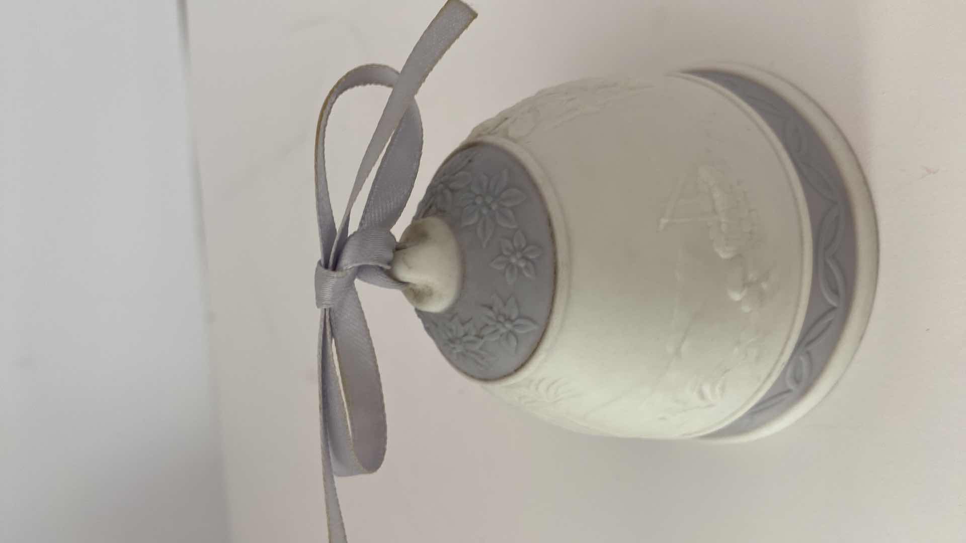 Photo 3 of LLADRO 1993 CHRISTMAS BELL 