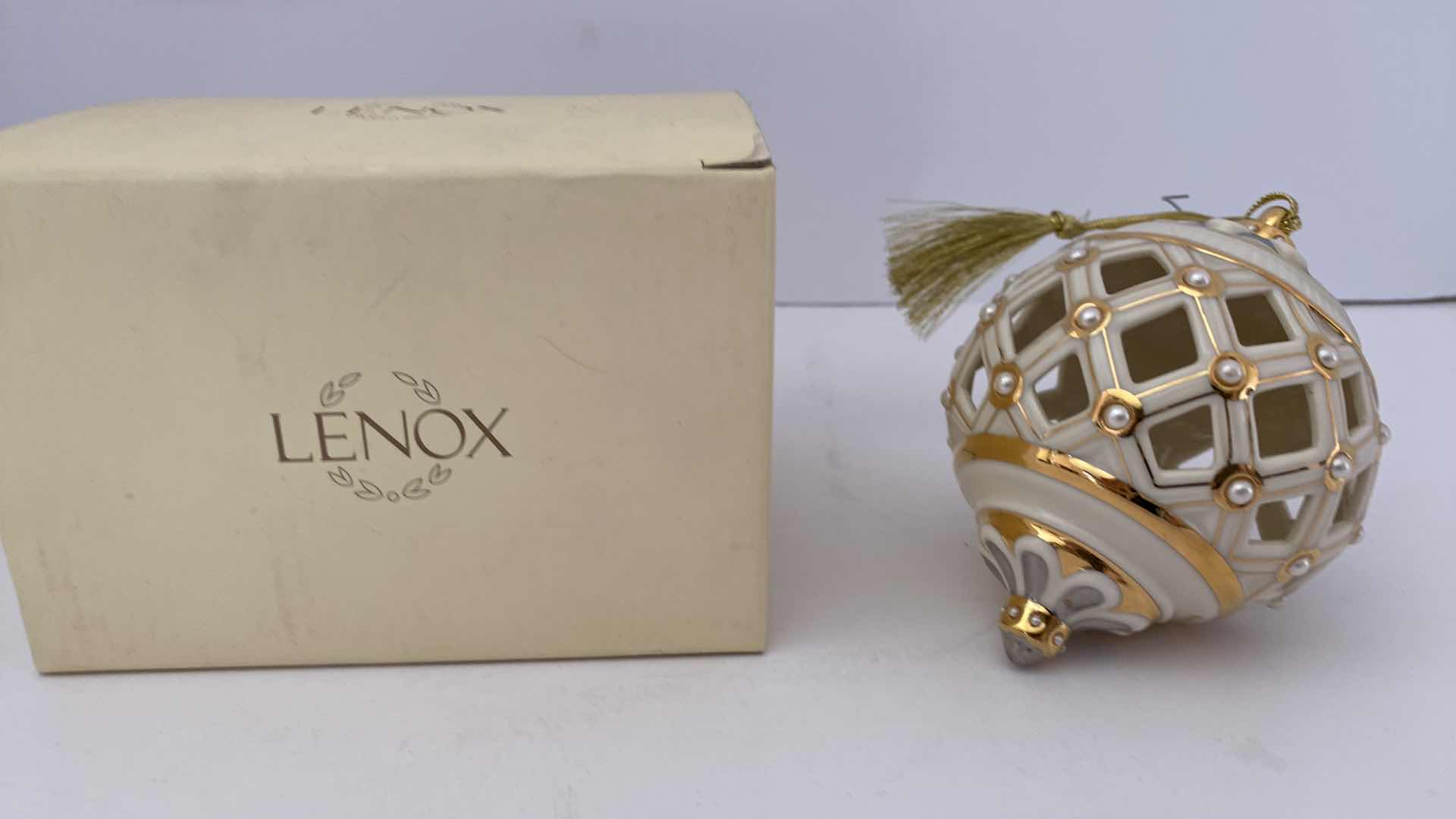 Photo 6 of LENOX HOLIDAY ORNAMENTS