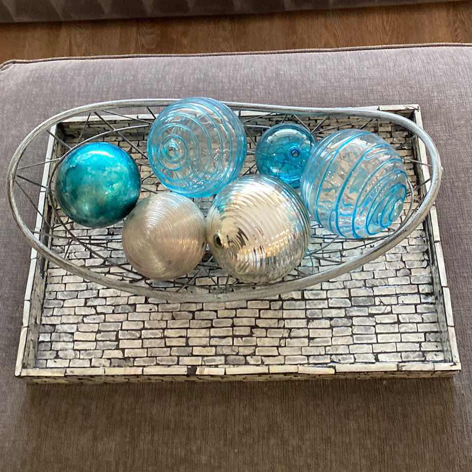 Photo 2 of MOSAIC TILE TRAY WITH BASKET OF GLASS BALLS 19 1/2“ x 13“
