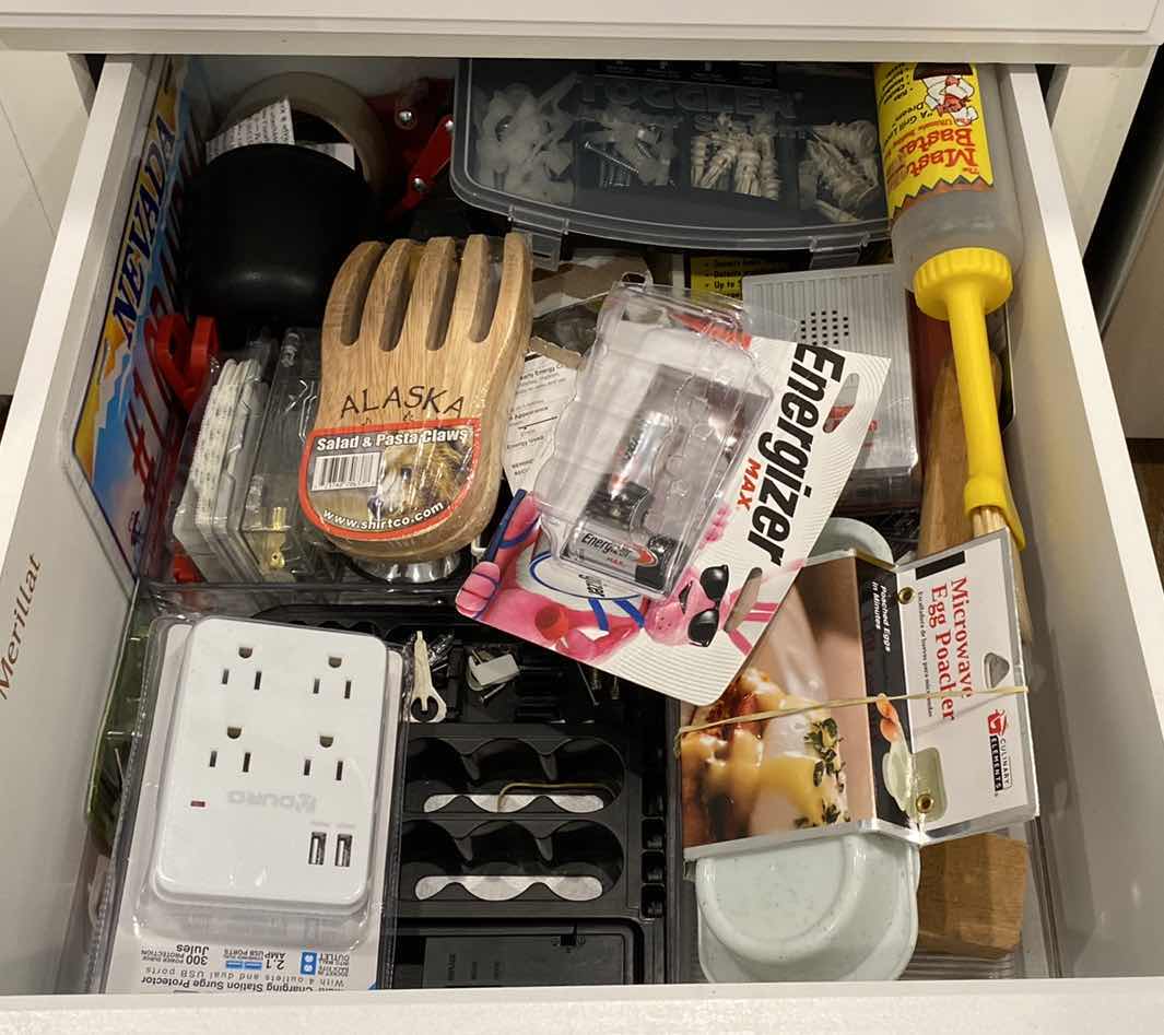 Photo 1 of CONTENTS OF KITCHEN DRAWER