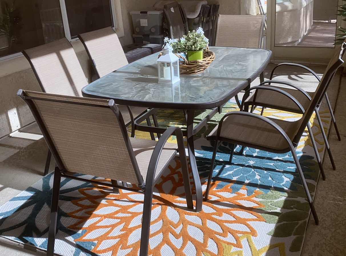 Photo 1 of 7 PIECE PATIO SET TABLE 36“ x 60“ INCLUDES RUG AND TABLE DECOR