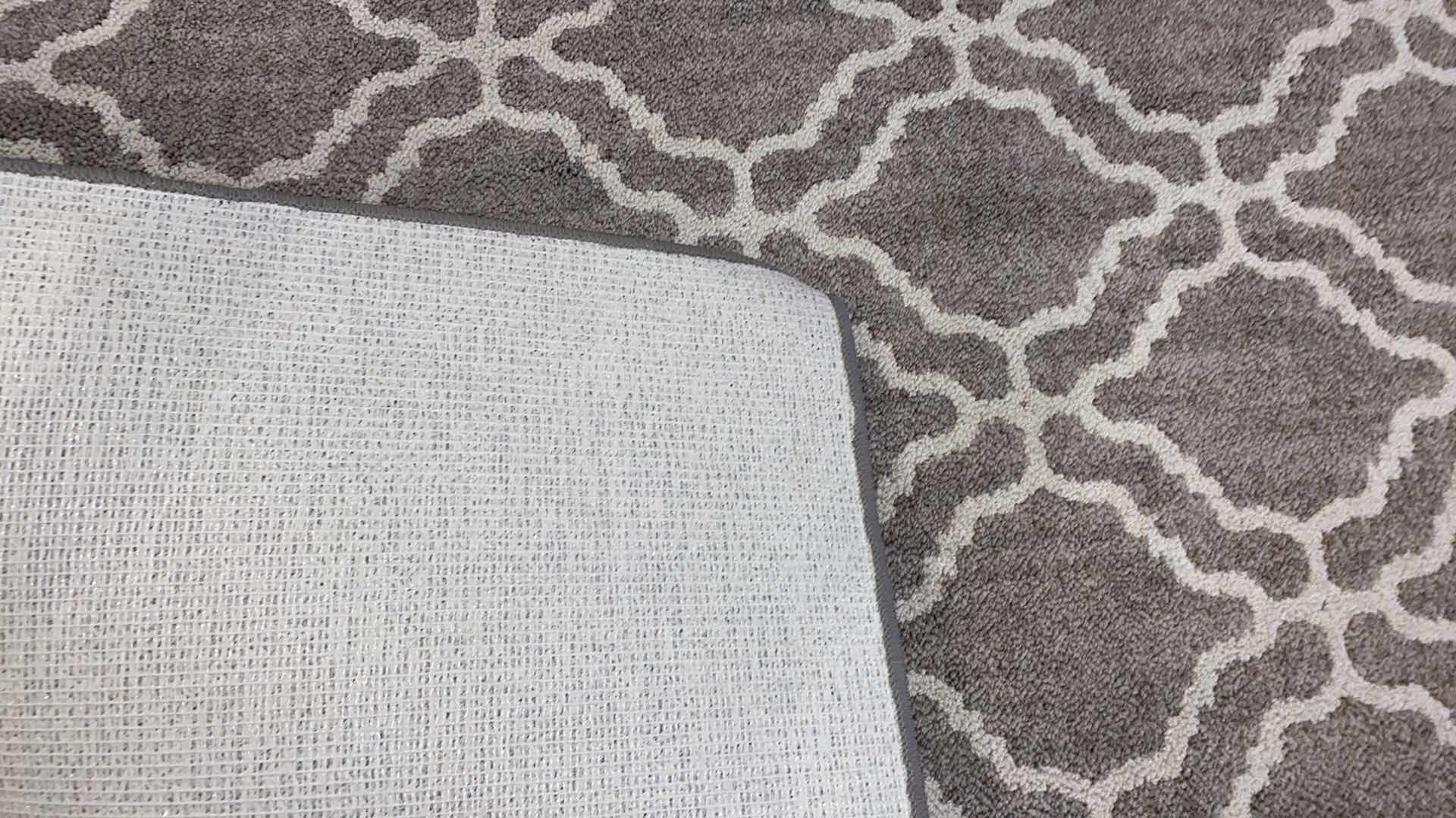 Photo 3 of GREY AND CREAM AREA RUG 5’ x 7’