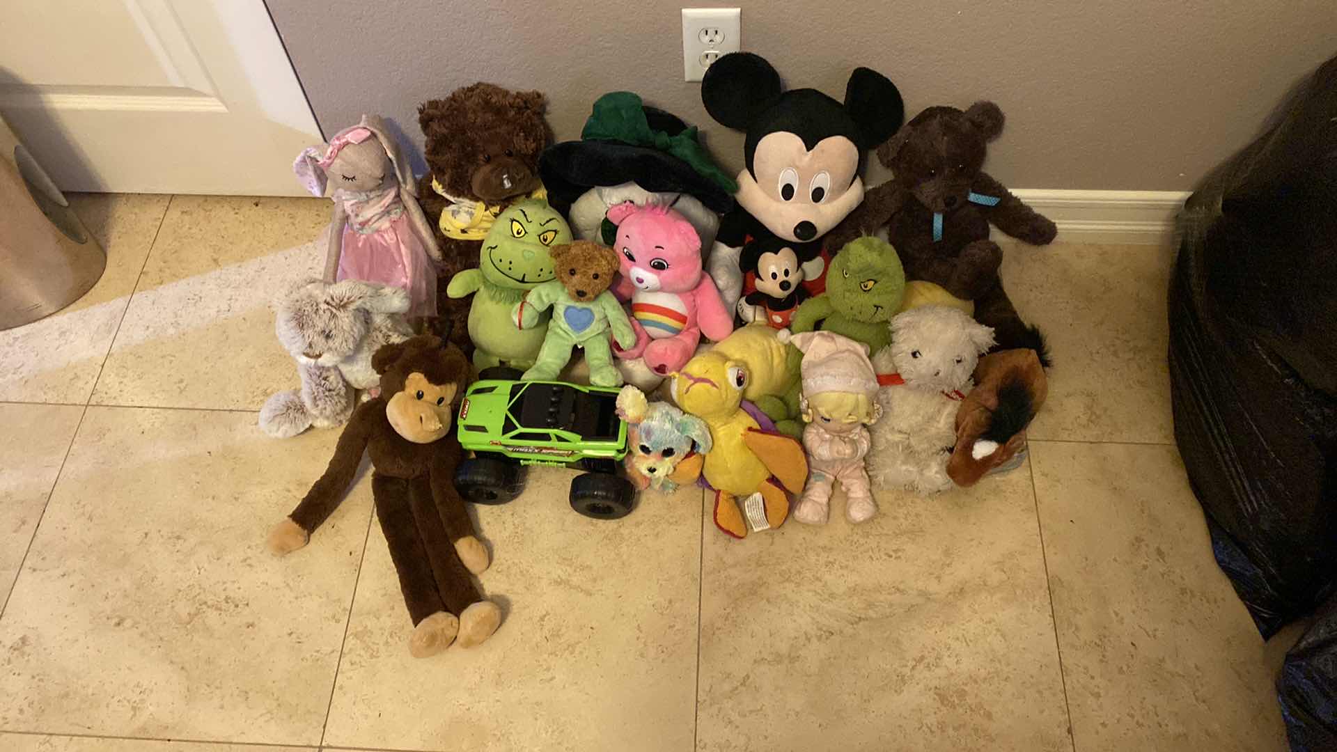 Photo 2 of STUFFED ANIMAL COLLECTION