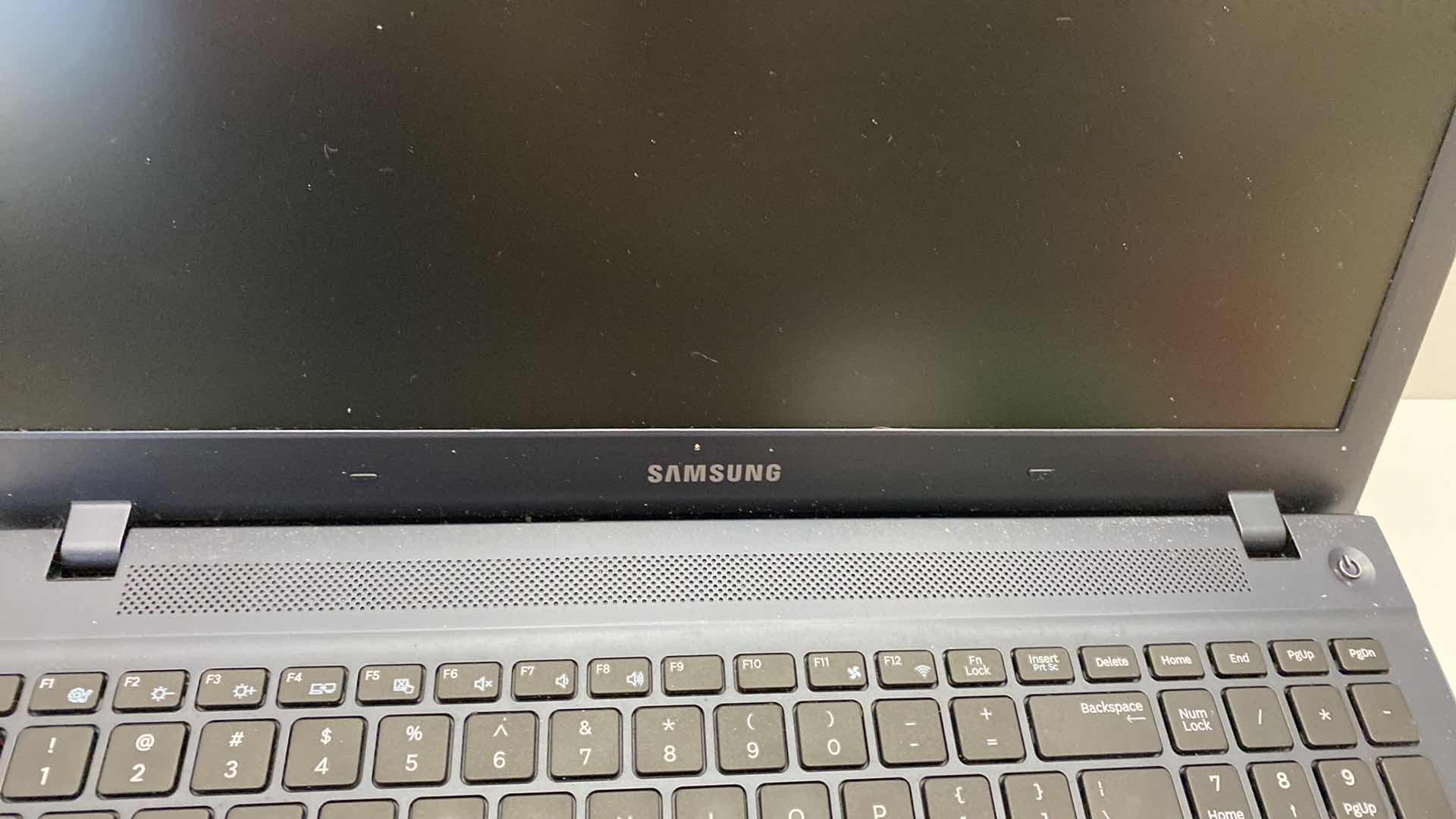 Photo 3 of SAMSUNG LAP TOP WITH COOLING PAD Missing cords