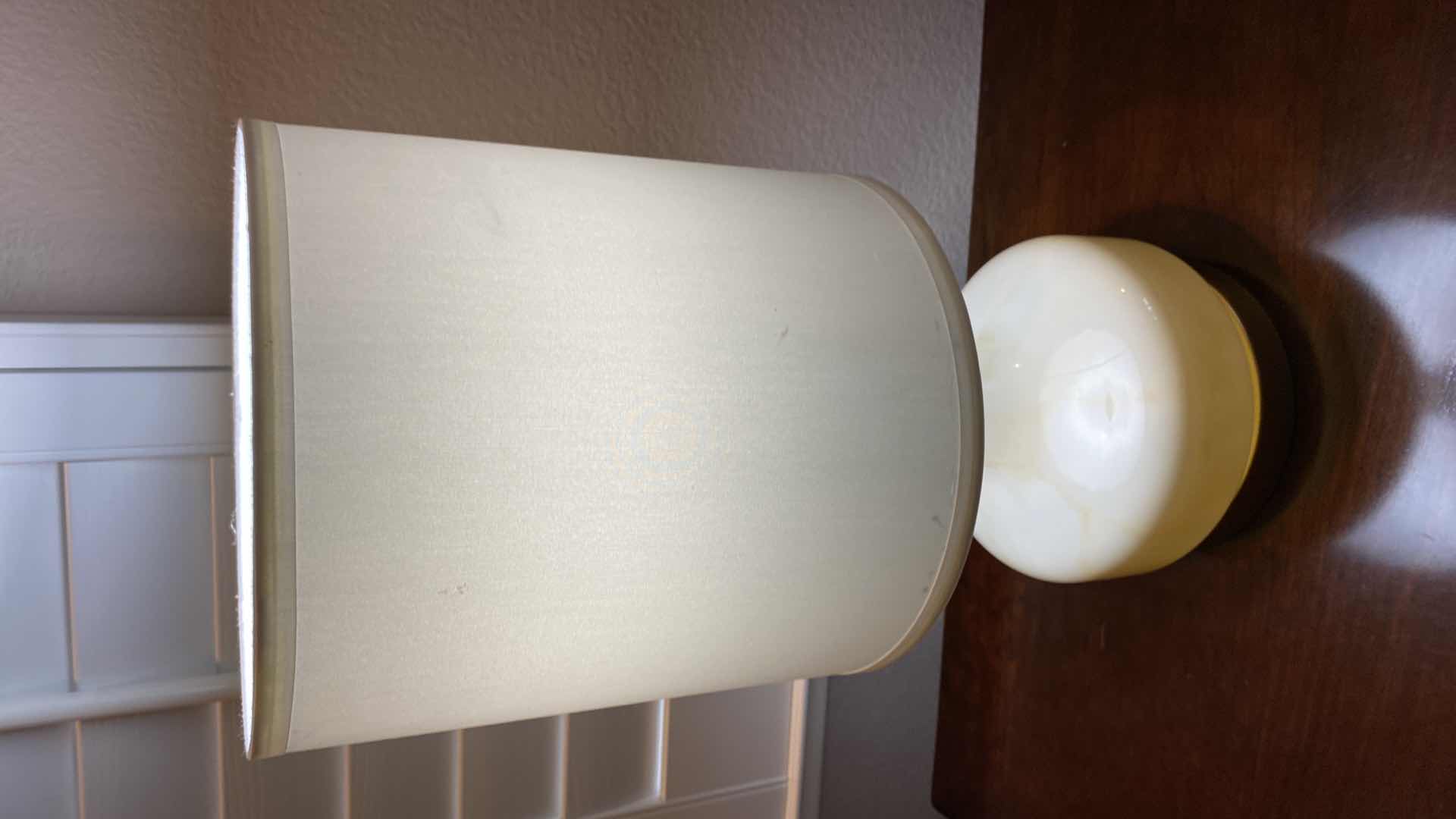 Photo 2 of TABLE LAMP H 20.5”