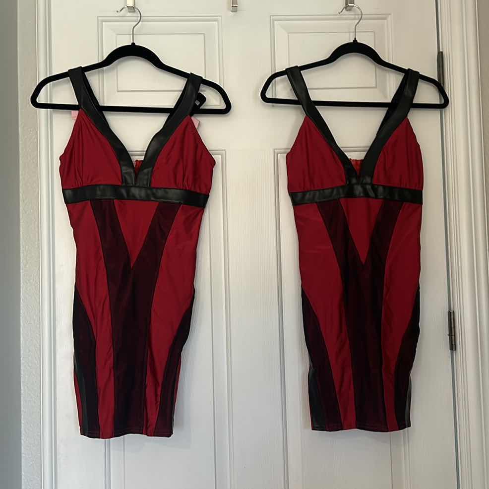 Photo 2 of 2 PC WOMENSWEAR CUSTOM BODY CON MINI SIZE MEDIUM