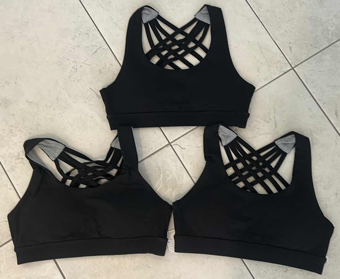 Photo 1 of 3 WOMENSWEAR- IN MOTION SPORTS CROP TOPS SIZE XXS