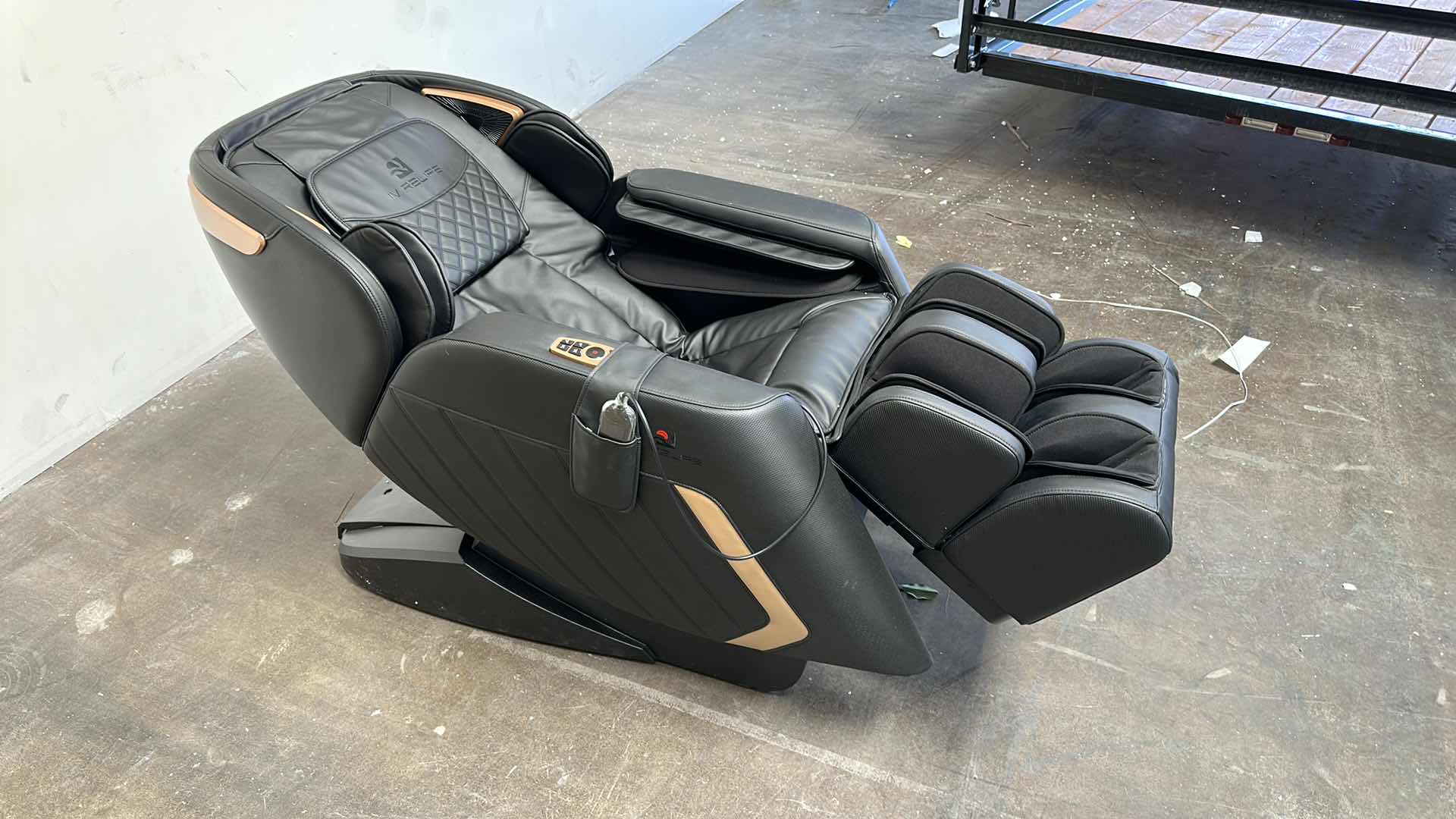 Photo 5 of IV RELIFE BOSS+ MASSAGE CHAIR (NEW)