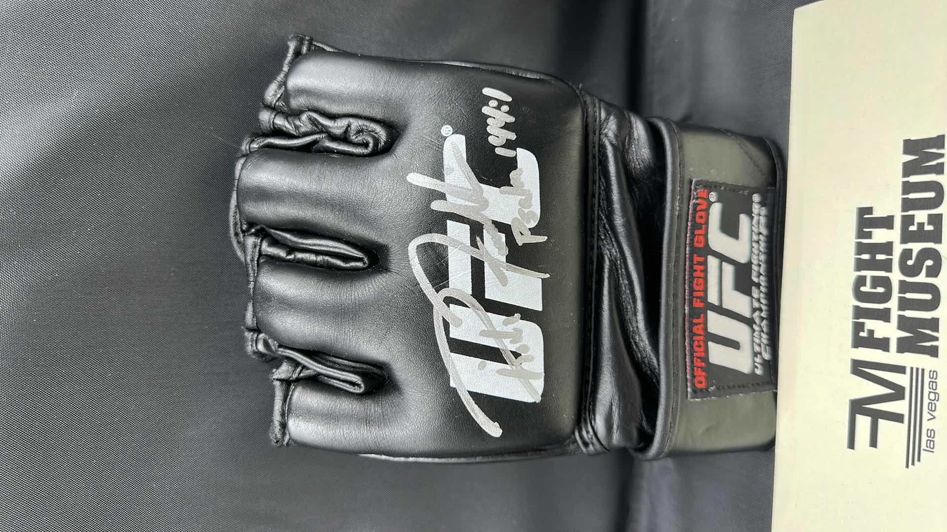 Photo 2 of RICH FRANKLIN SIGNED UFC GLOVE W COA