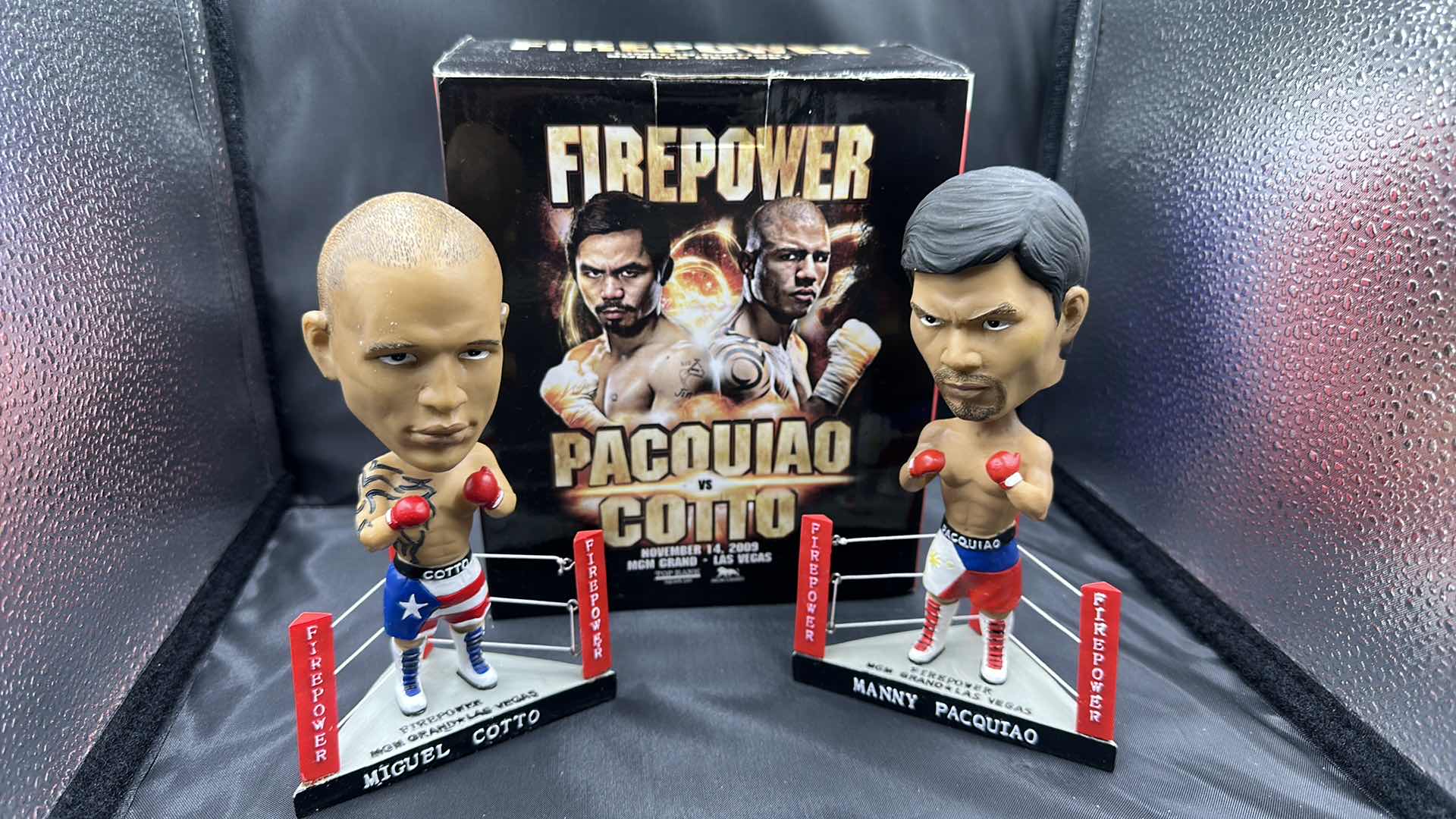 Photo 1 of PACQUIAO VS COTTO 2009 COLLECTOR BOBBLE HEADS