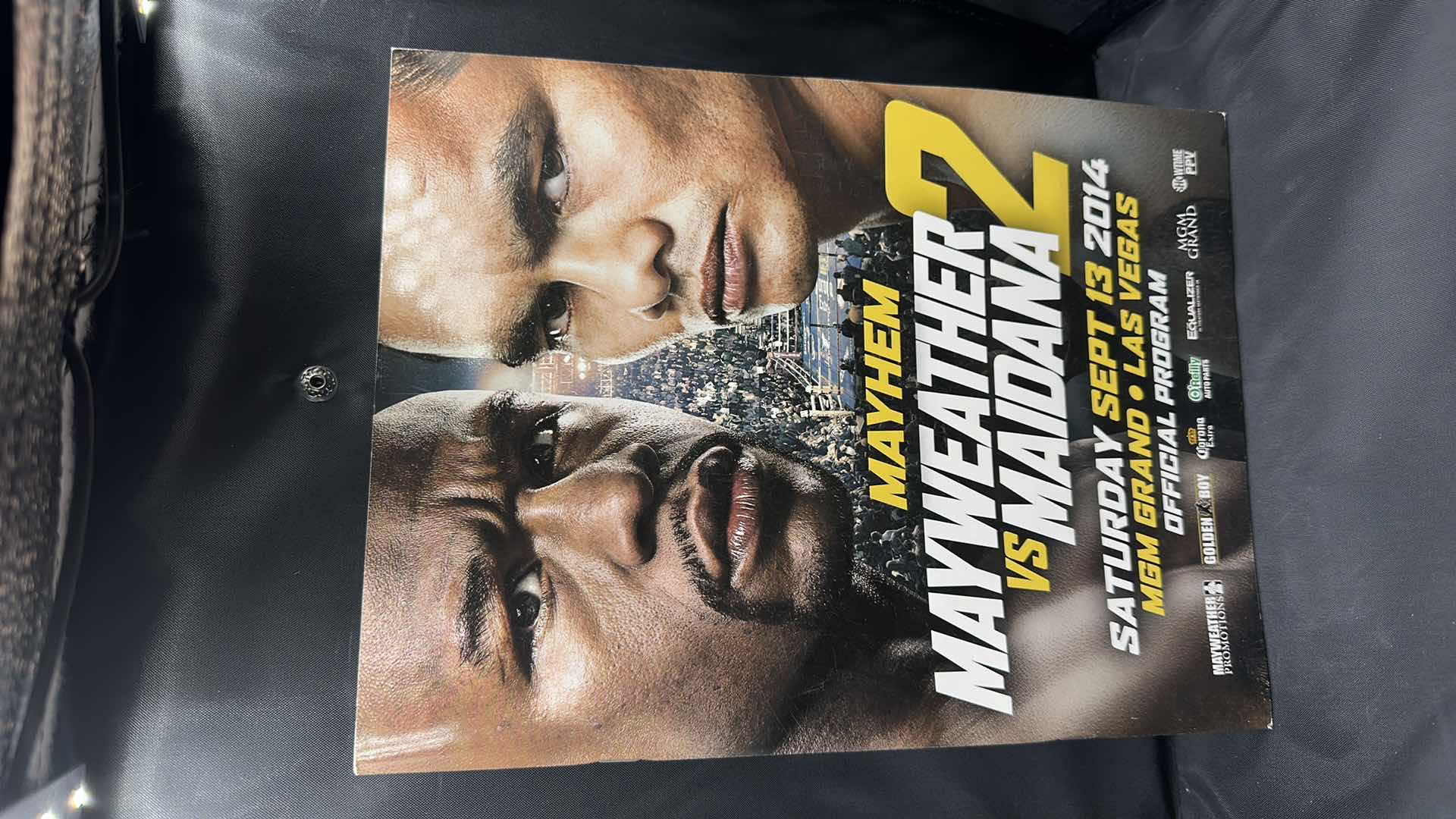 Photo 1 of MAYWEATHER VS MAIDANA OFFICIAL FIGHT PROGRAM